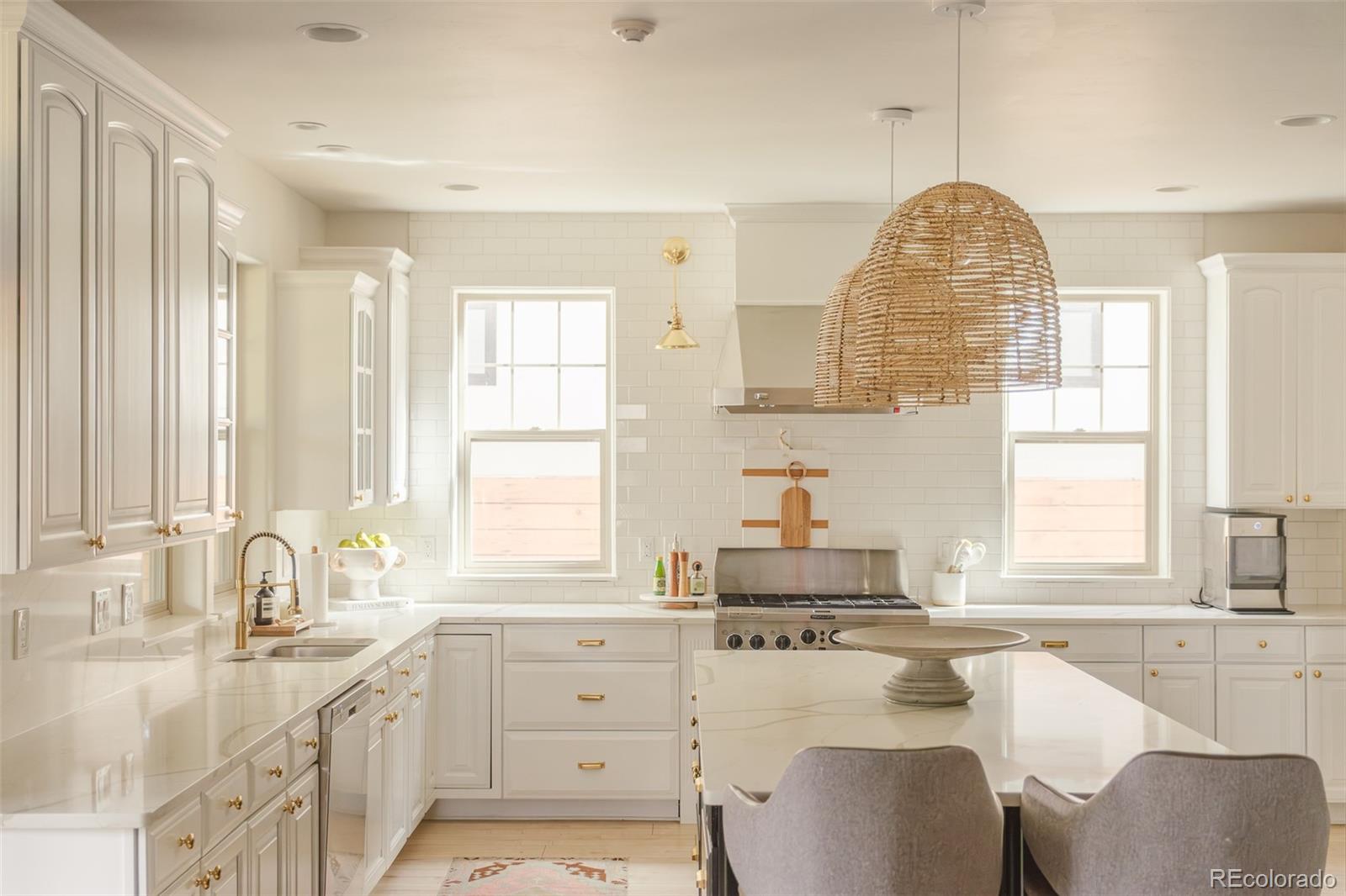 MLS Image #9 for 3050 s bellaire street,denver, Colorado