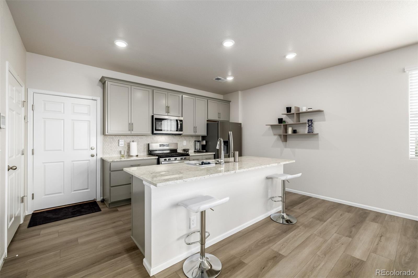 MLS Image #10 for 20952 e 66th avenue,aurora, Colorado