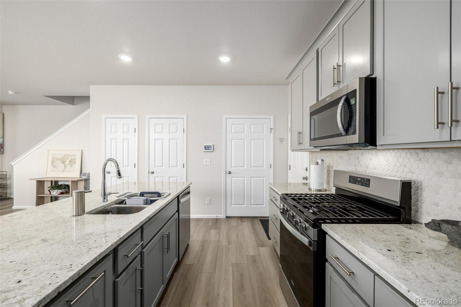 MLS Image #7 for 20952 e 66th avenue,aurora, Colorado