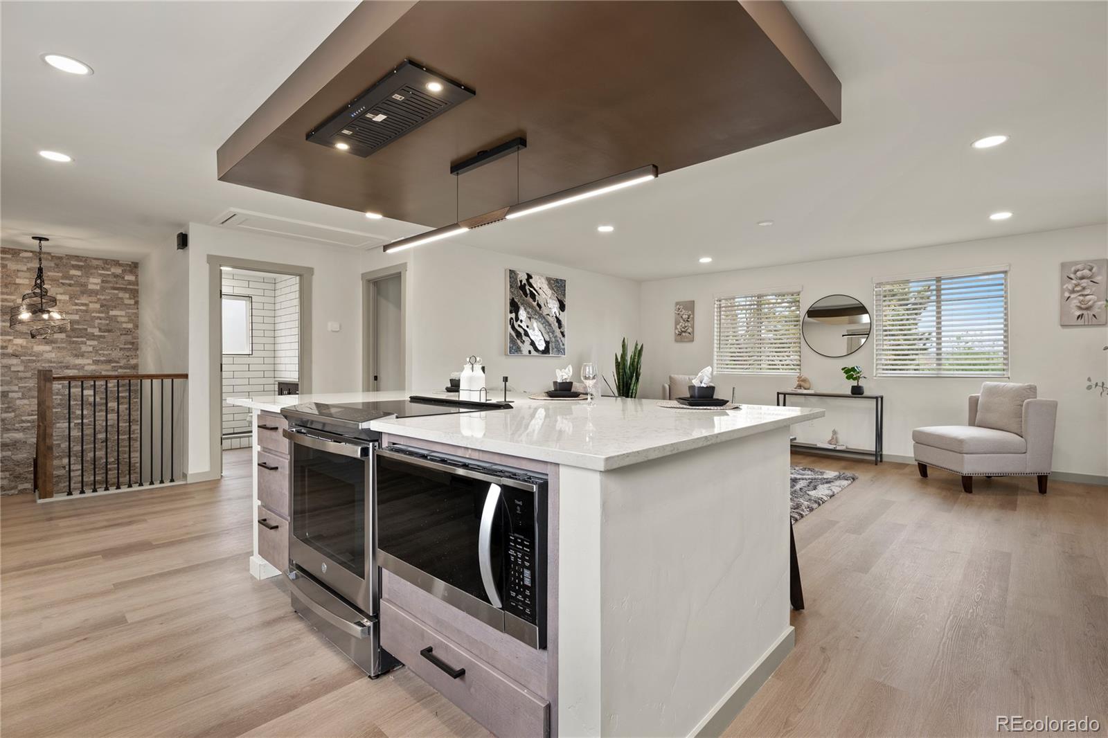 MLS Image #12 for 3060 w 55th place,denver, Colorado