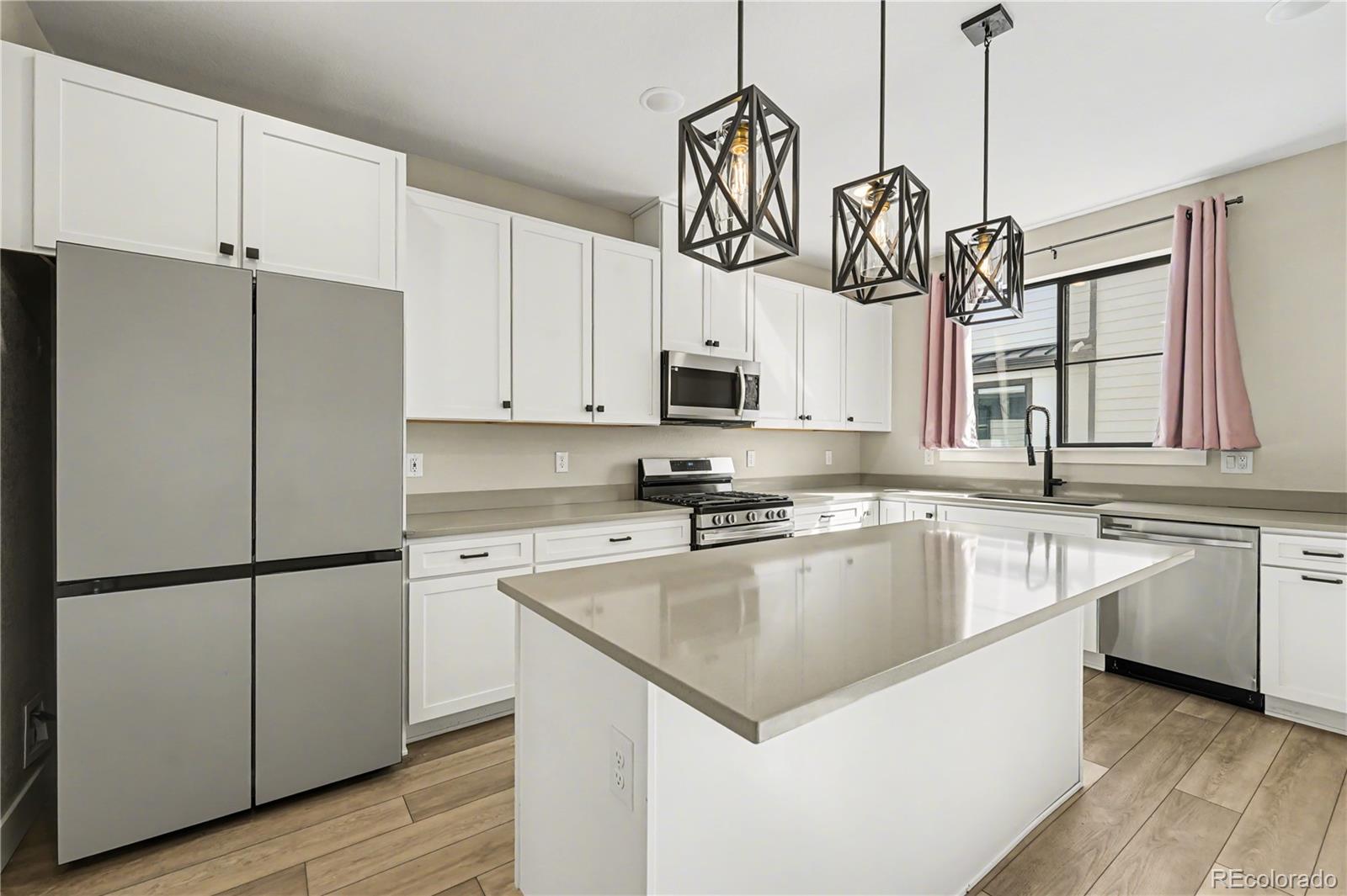 MLS Image #5 for 1976 s holly street,denver, Colorado