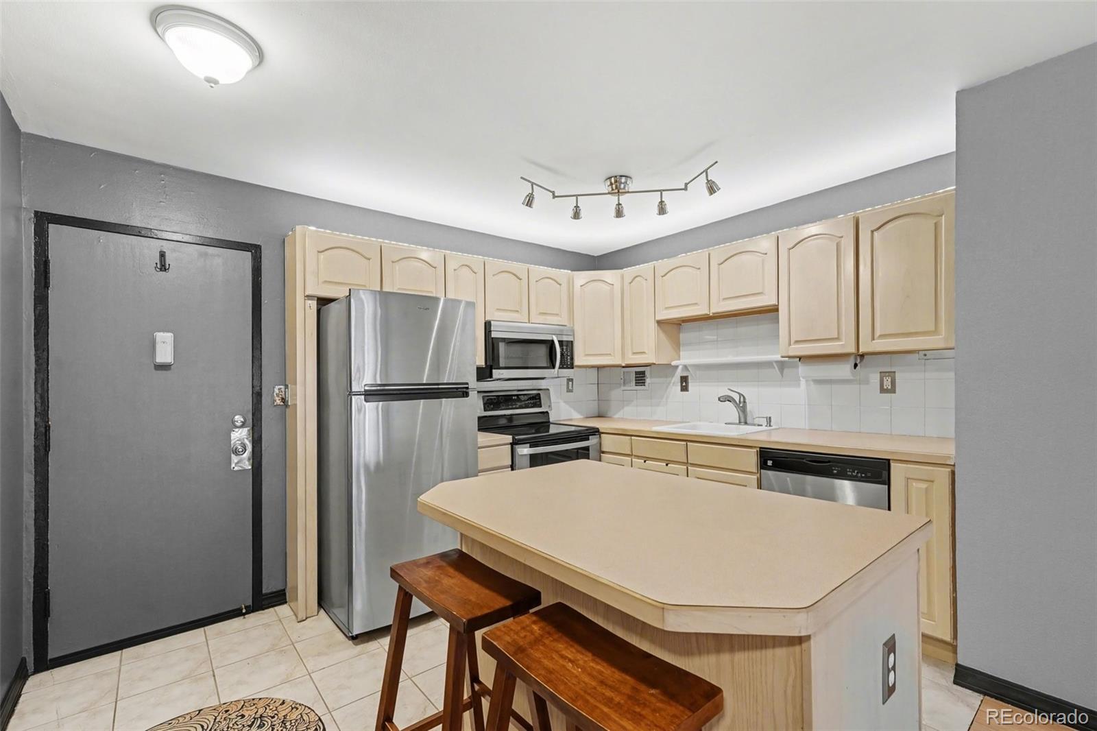 MLS Image #2 for 1121  albion street,denver, Colorado