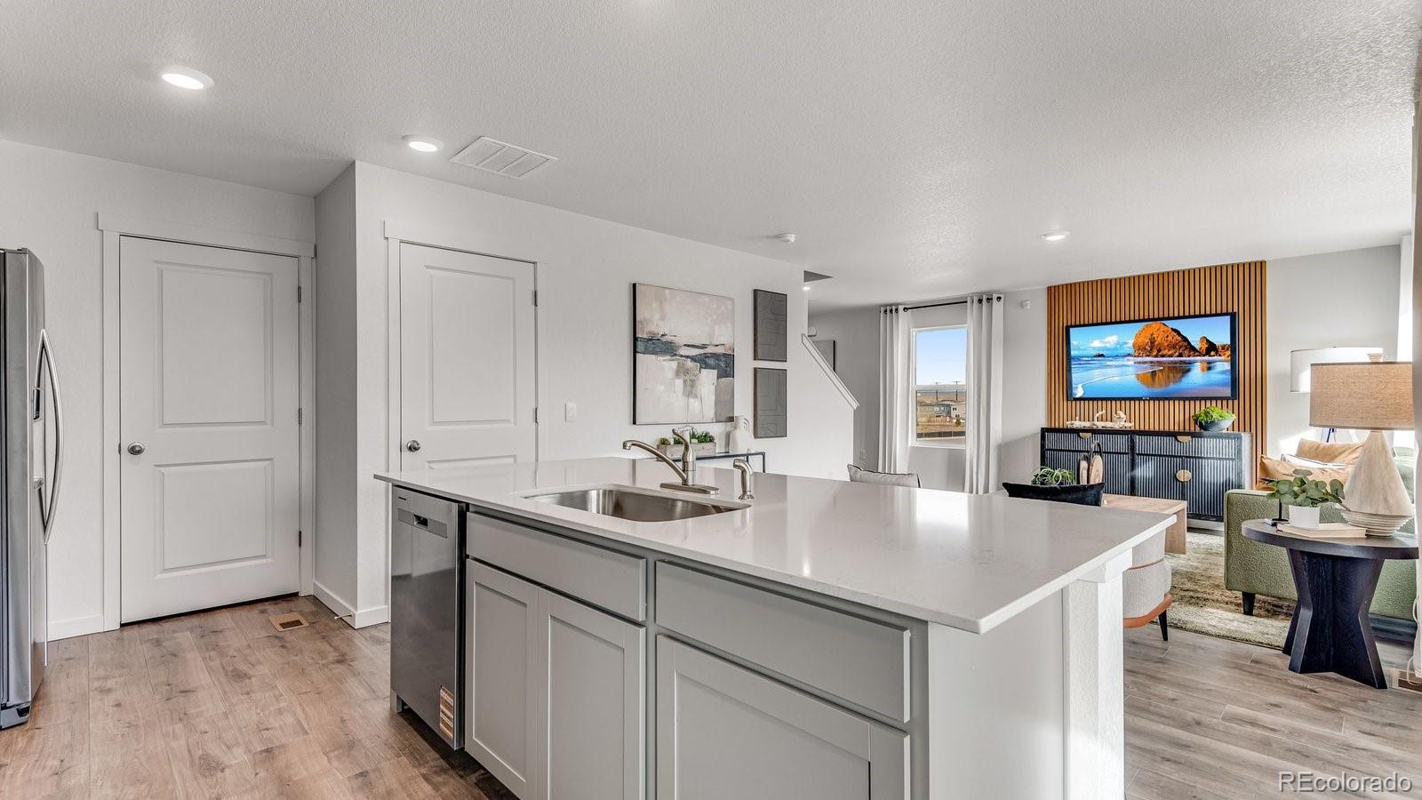 MLS Image #11 for 28331 e 4th place,watkins, Colorado