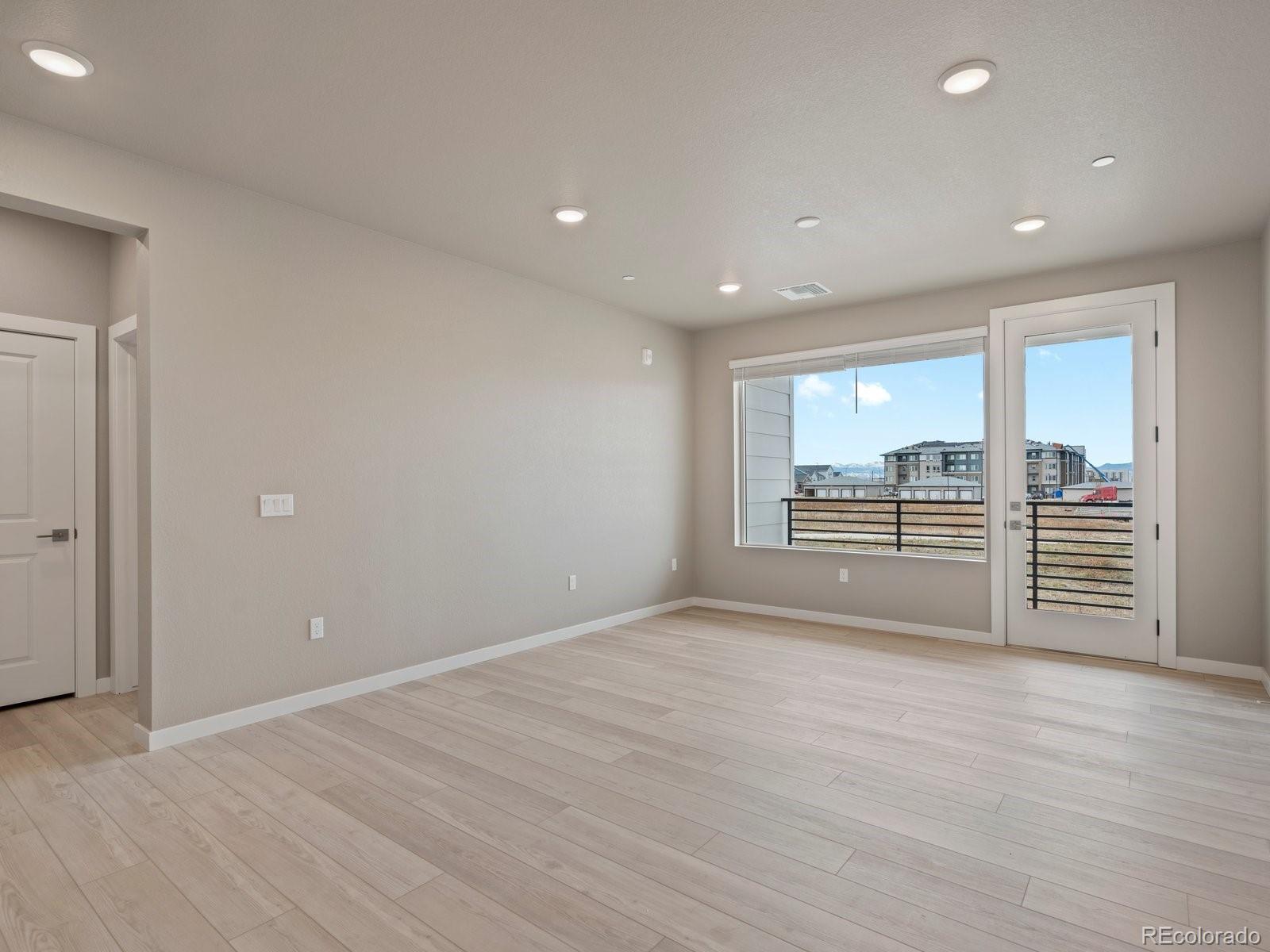 MLS Image #15 for 6153 n ceylon street,denver, Colorado