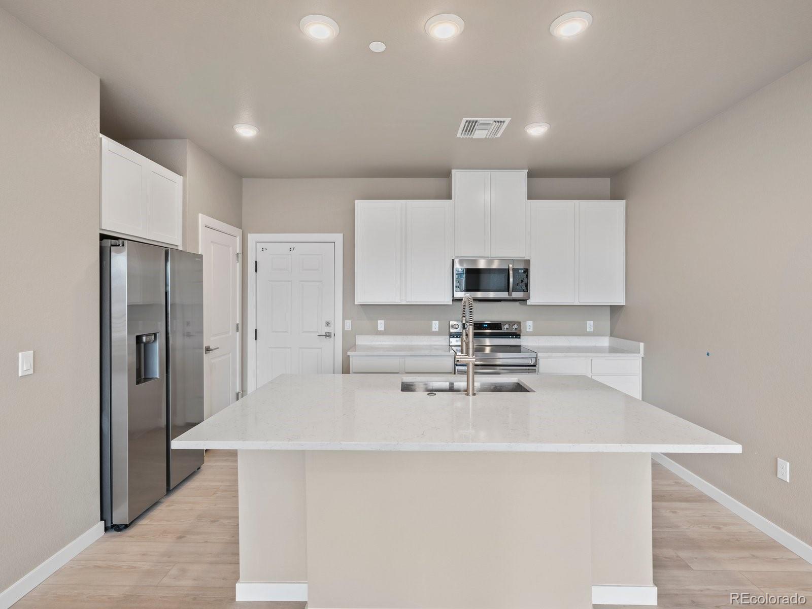 MLS Image #3 for 6153 n ceylon street,denver, Colorado