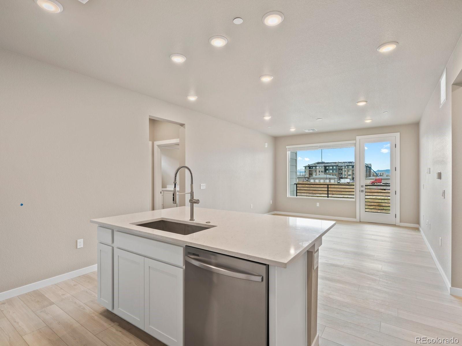 MLS Image #9 for 6153 n ceylon street,denver, Colorado