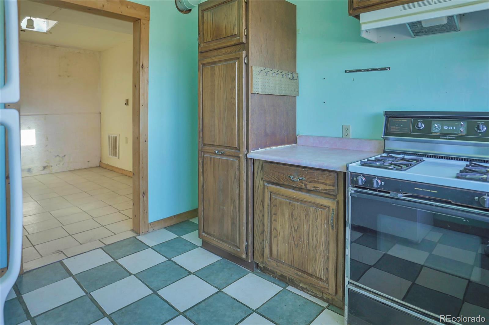 MLS Image #8 for 23500  ridge road,trinidad, Colorado