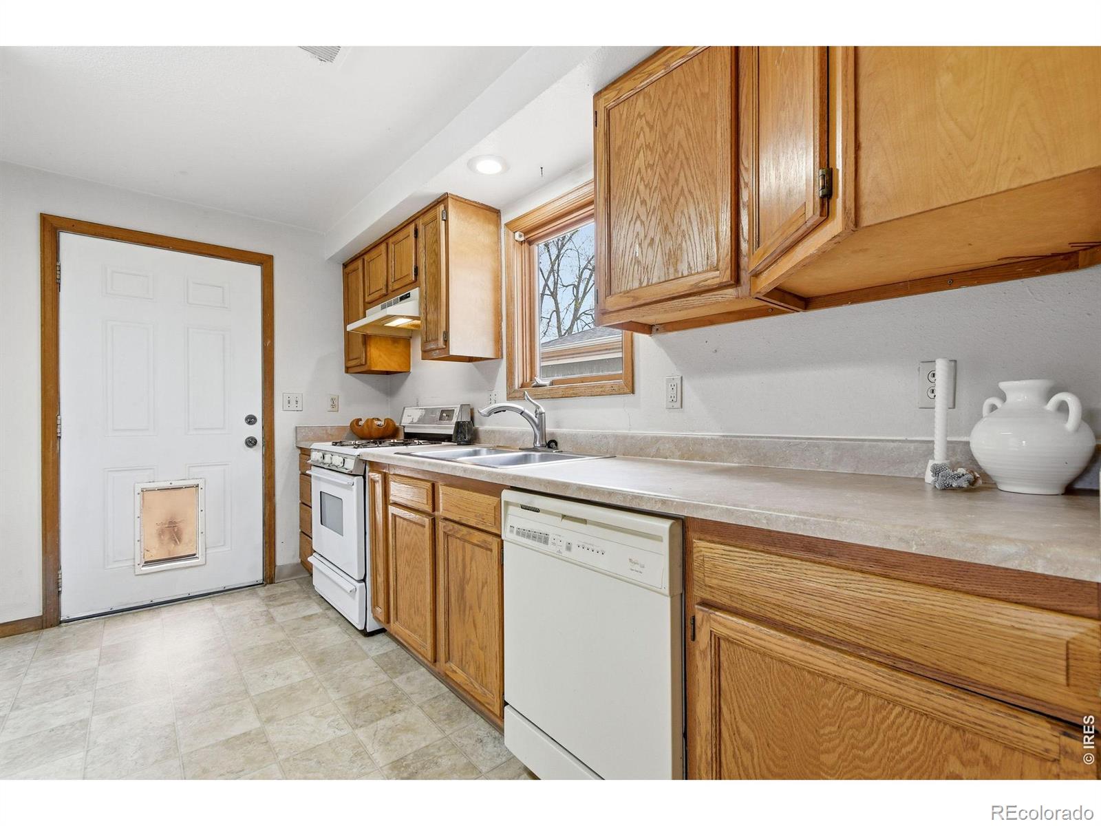 MLS Image #7 for 930  kimbark street,longmont, Colorado