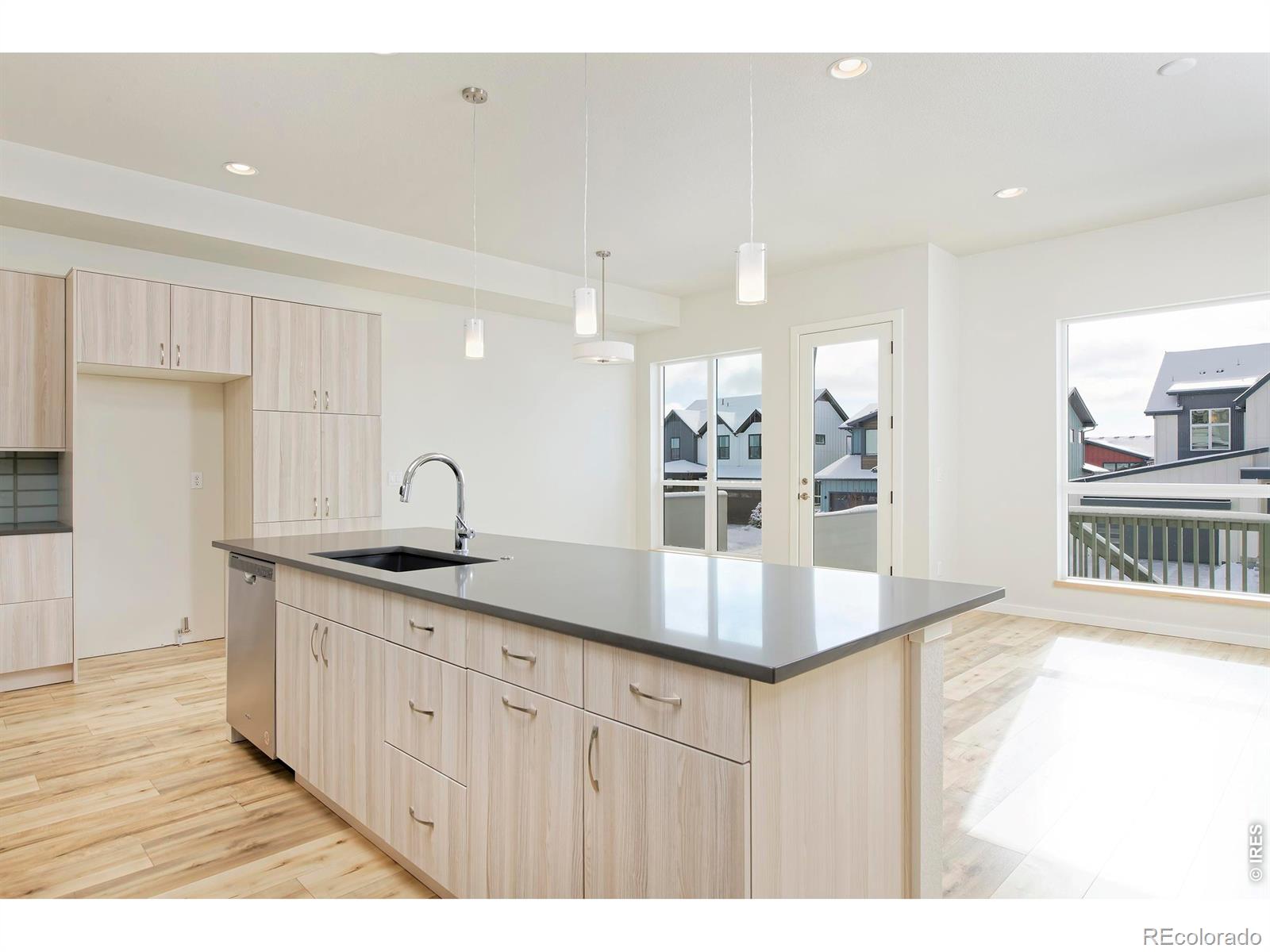MLS Image #5 for 725  kubat lane,longmont, Colorado