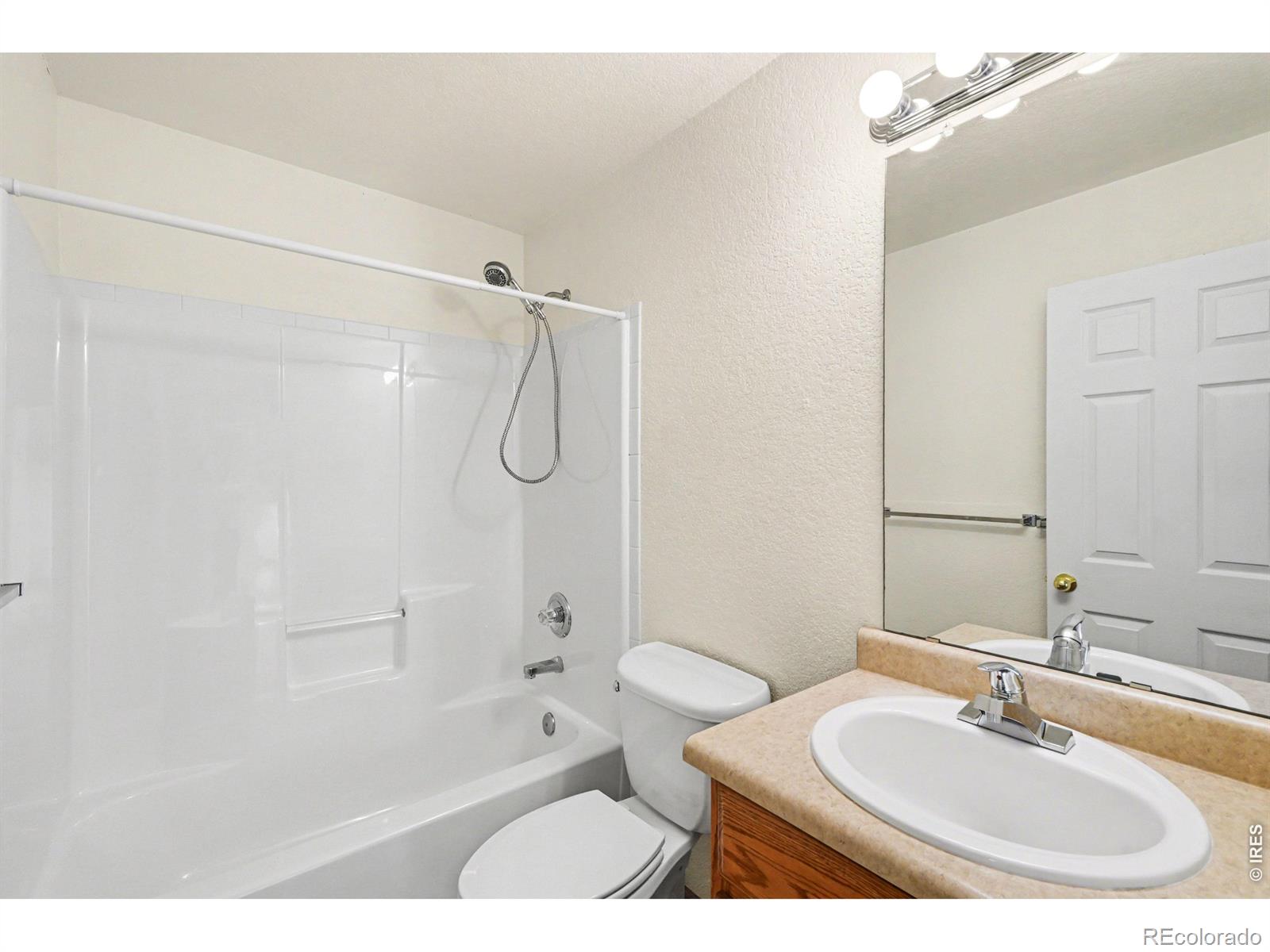 MLS Image #17 for 317  sunset drive,la salle, Colorado