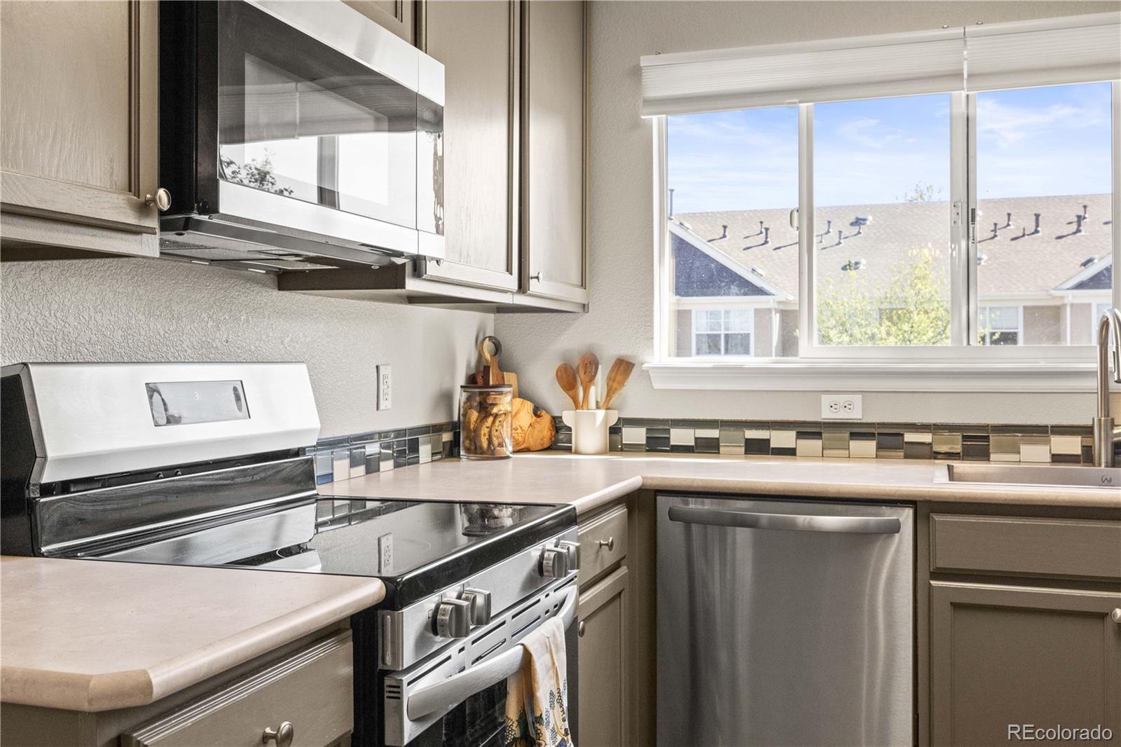 MLS Image #6 for 8200 e 8th avenue,denver, Colorado