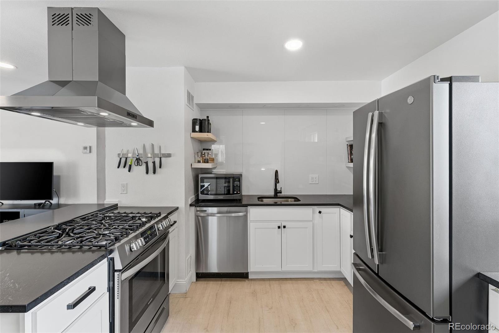 MLS Image #14 for 34  yates street,denver, Colorado