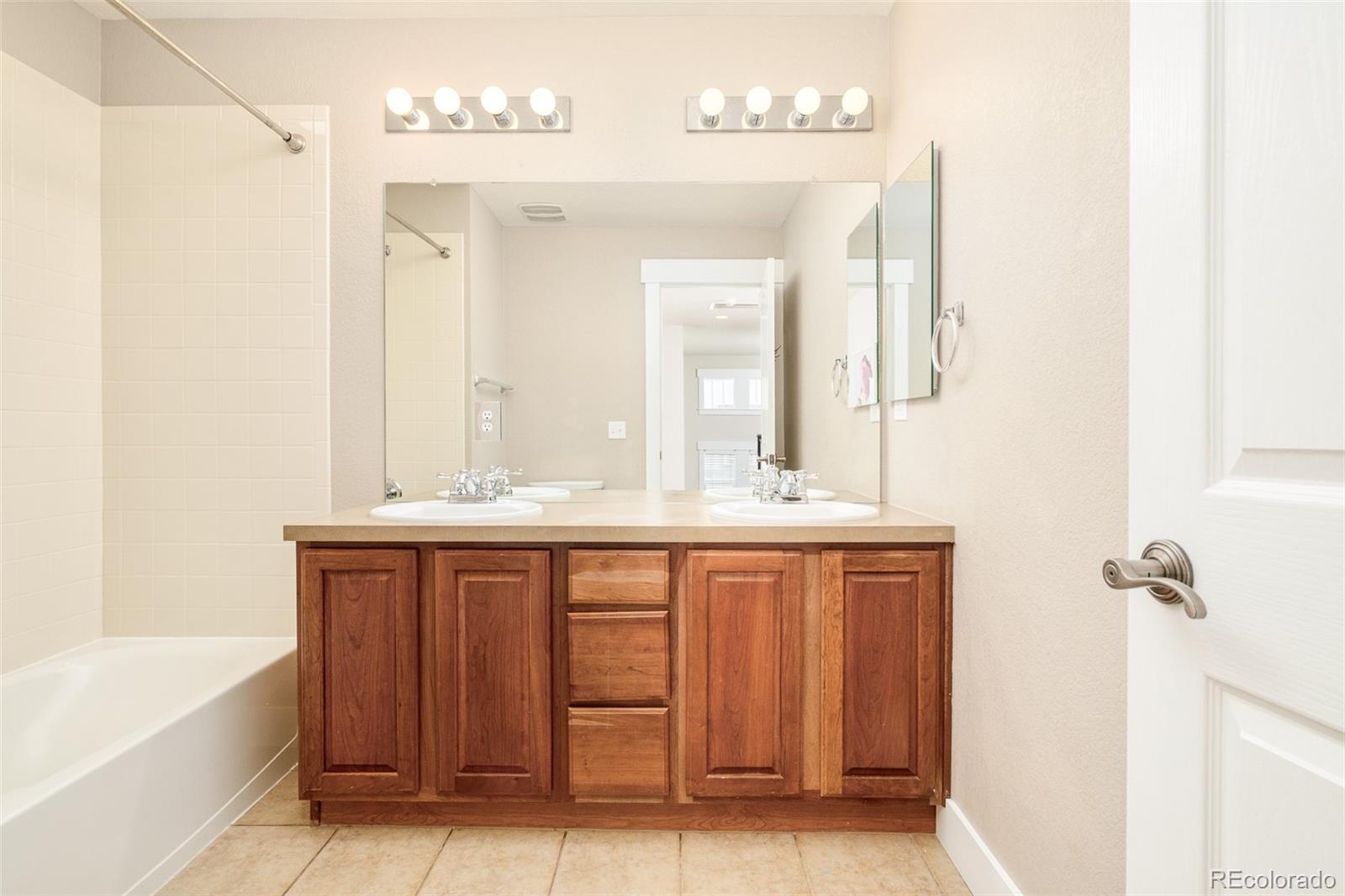 MLS Image #31 for 2656  geneva street,denver, Colorado