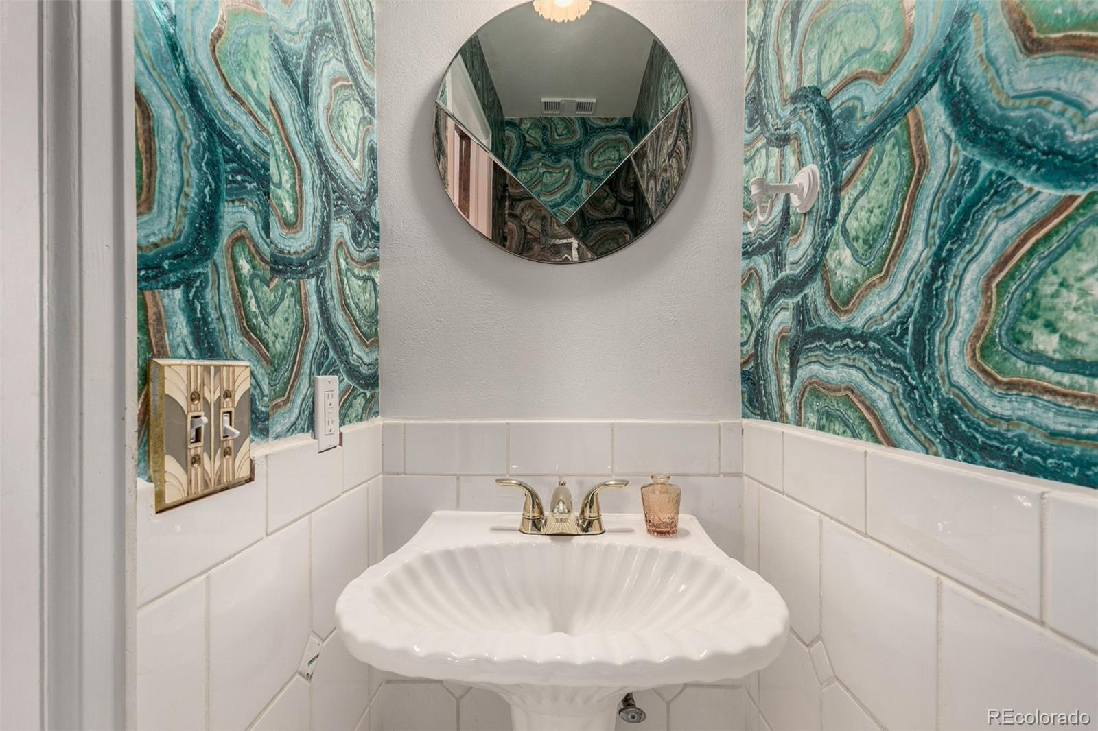 MLS Image #14 for 1021 e 17th avenue 20,denver, Colorado