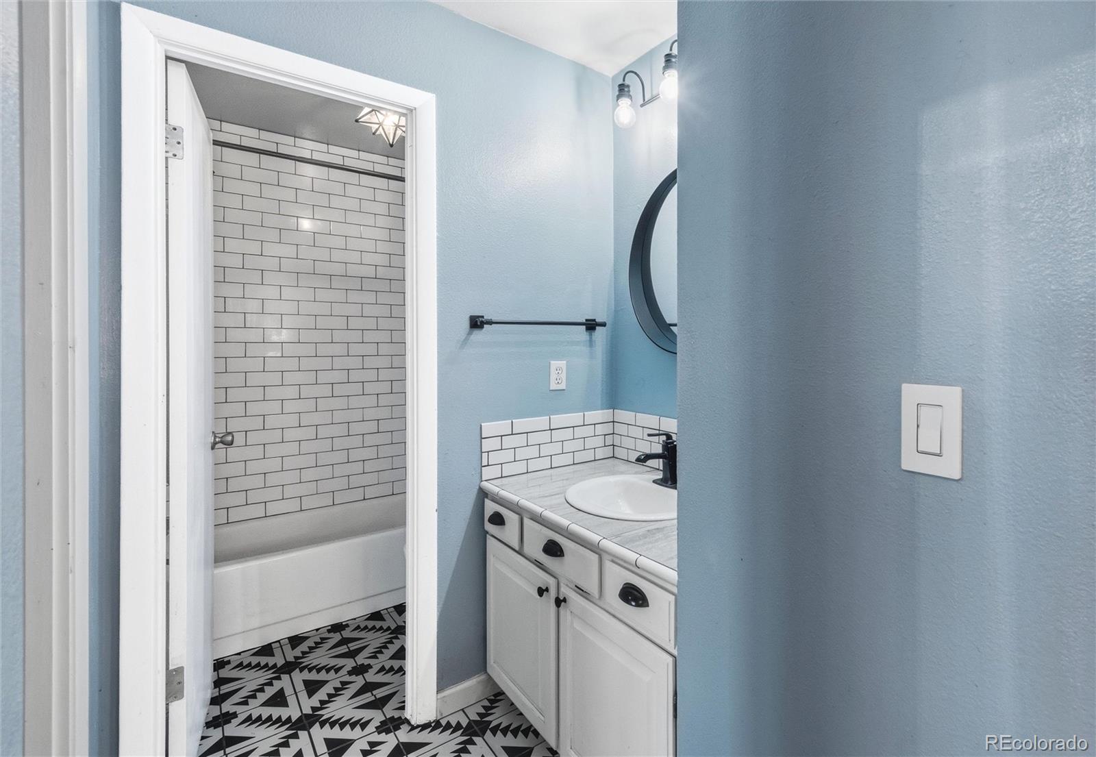 MLS Image #12 for 6890 e mississippi avenue,denver, Colorado