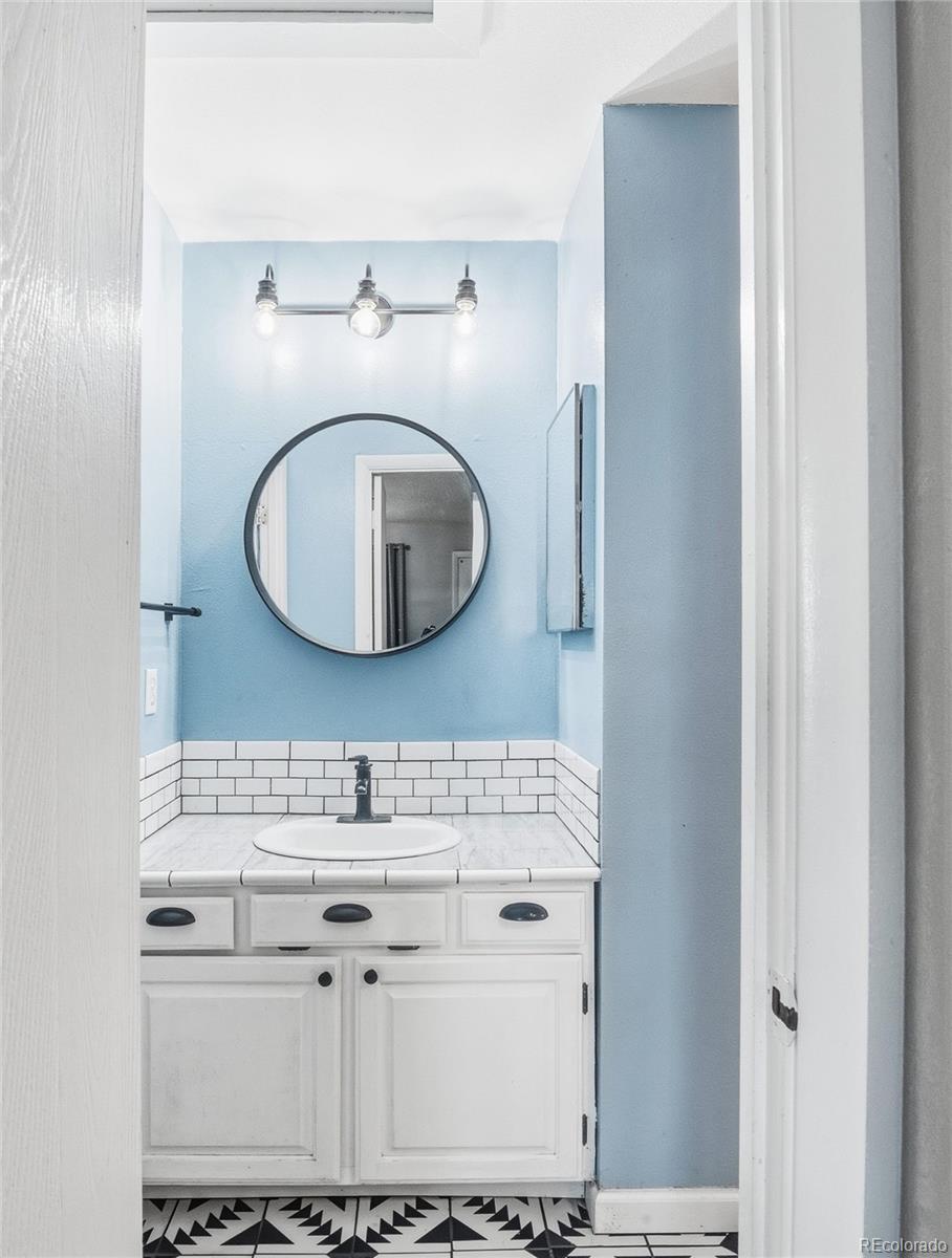MLS Image #13 for 6890 e mississippi avenue,denver, Colorado
