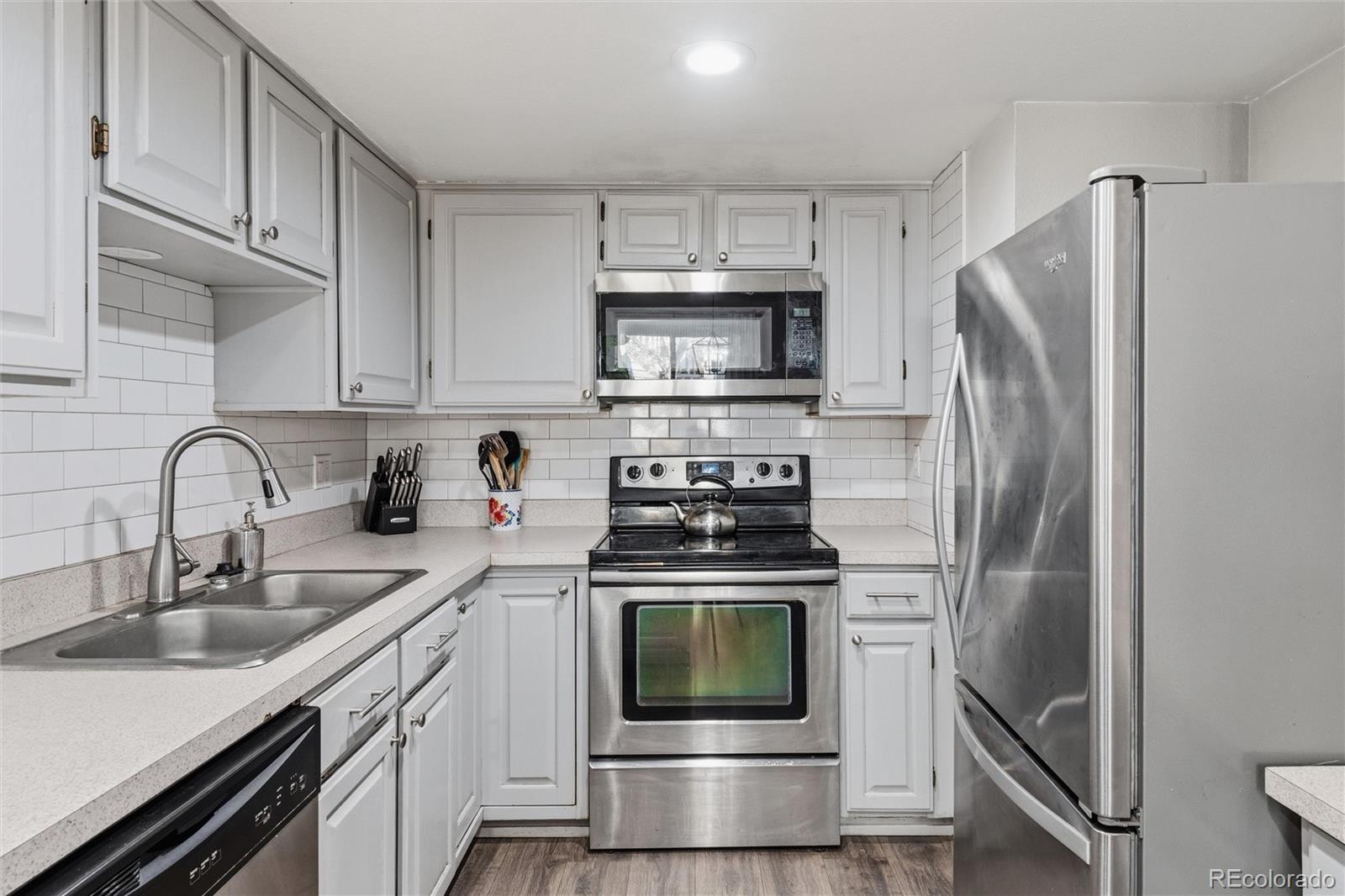 MLS Image #7 for 6890 e mississippi avenue,denver, Colorado