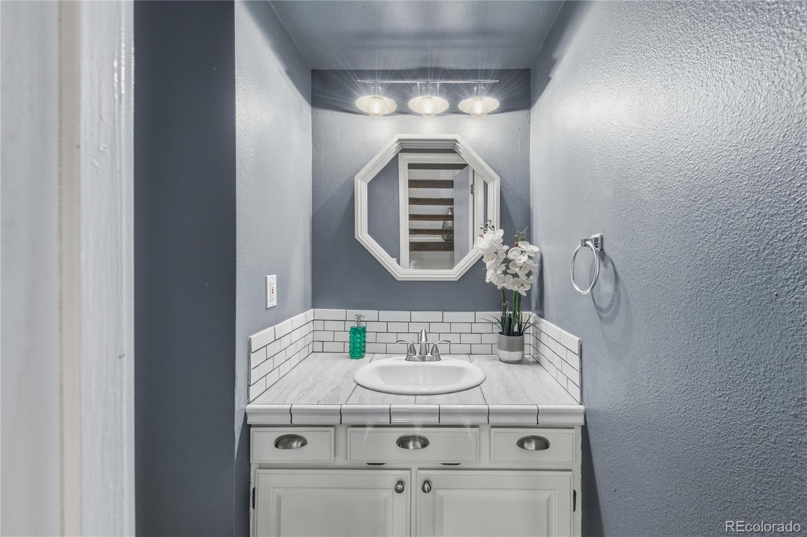 MLS Image #9 for 6890 e mississippi avenue,denver, Colorado