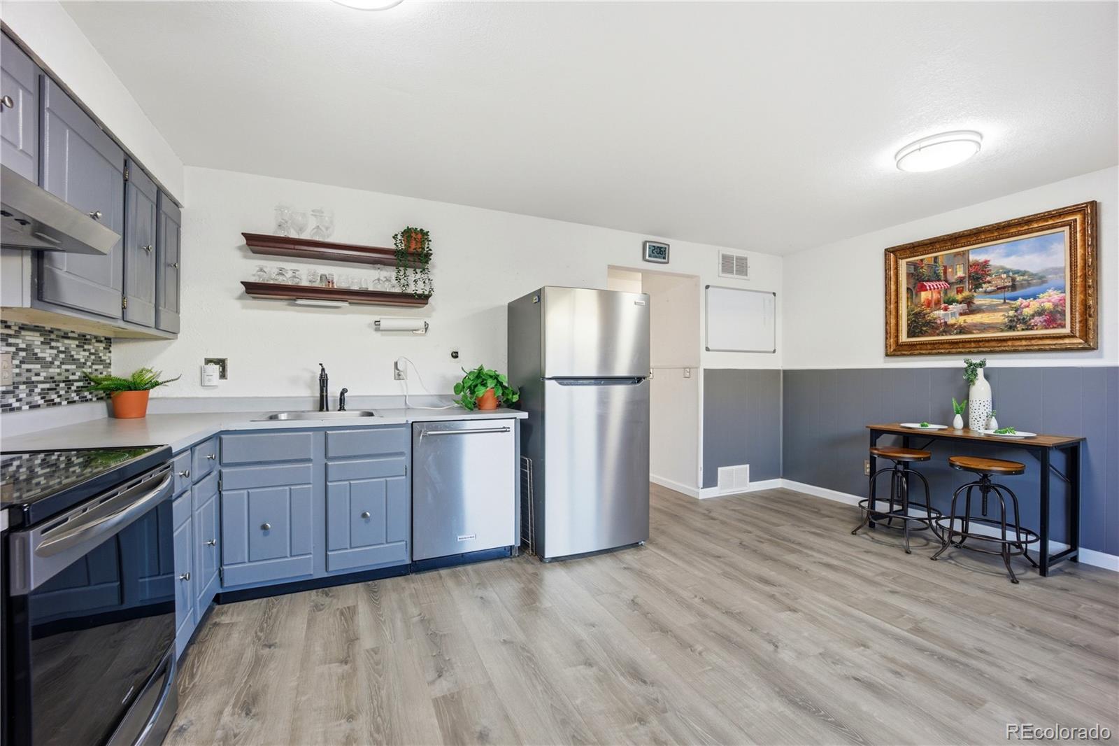 MLS Image #15 for 360 w rockrimmon boulevard,colorado springs, Colorado