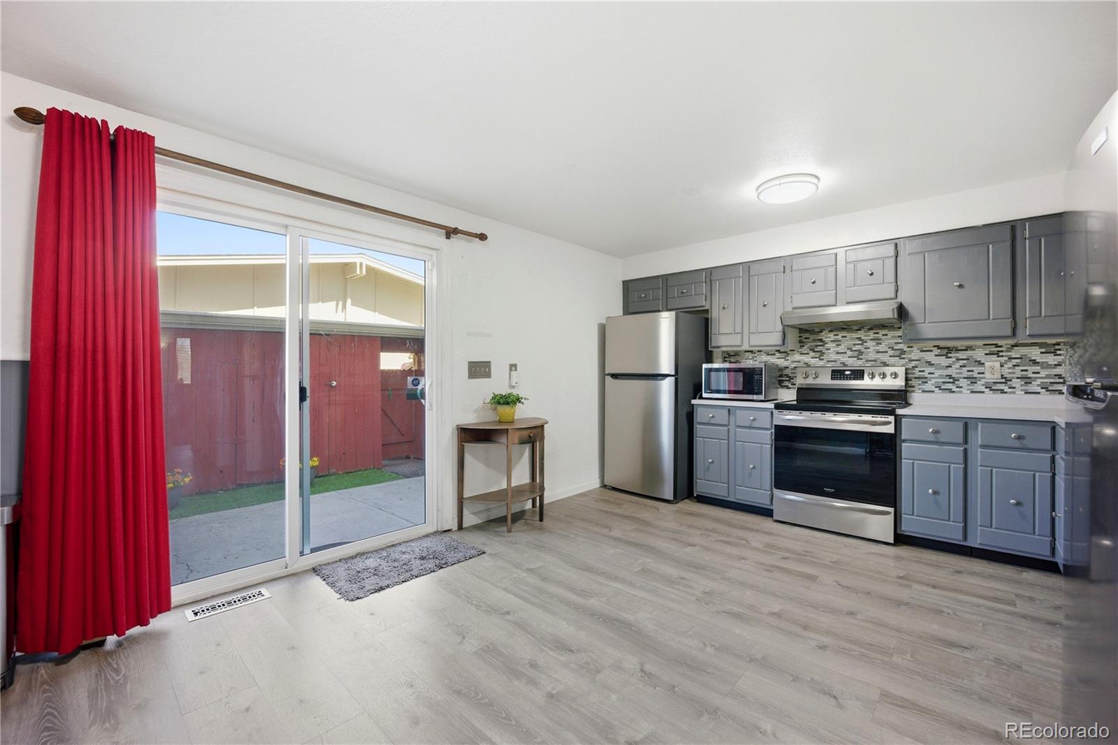 MLS Image #9 for 360 w rockrimmon boulevard,colorado springs, Colorado