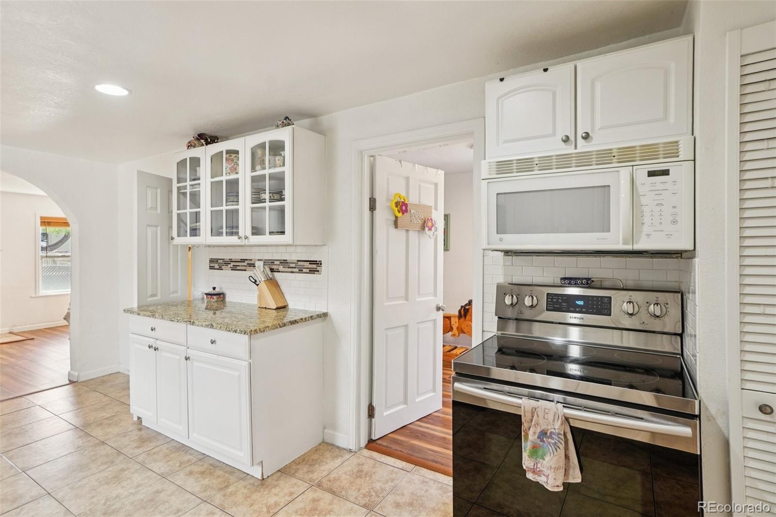 MLS Image #7 for 572 s newton street,denver, Colorado