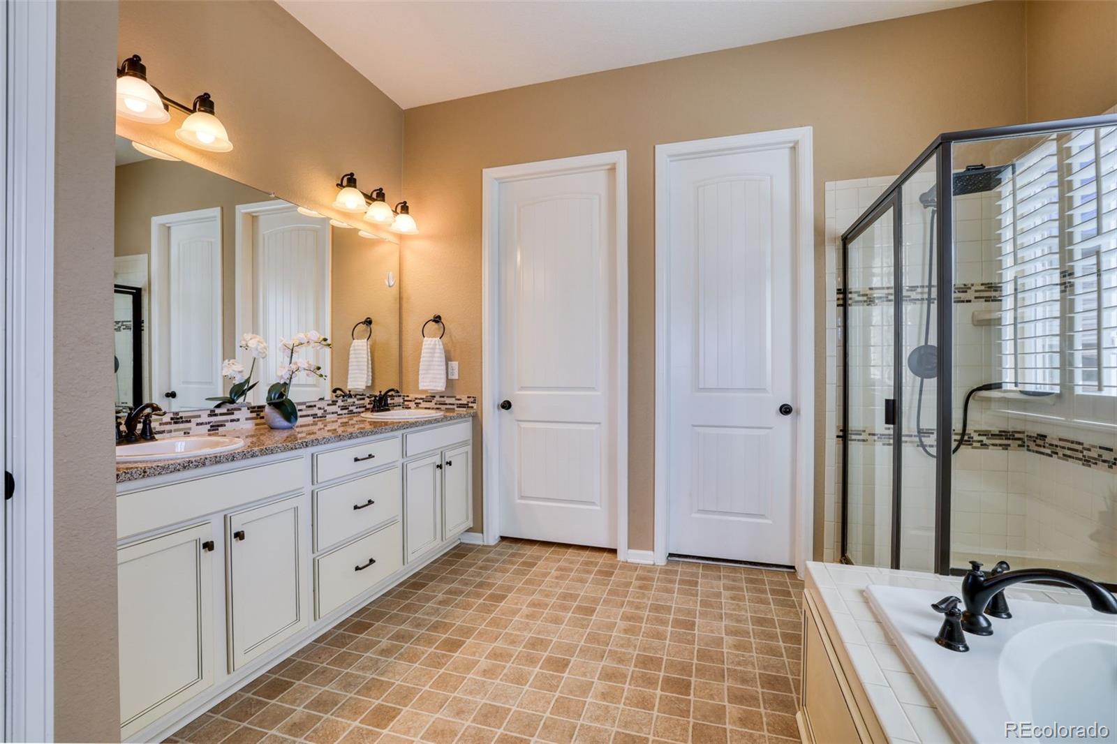 MLS Image #18 for 97 n jackson gap way,aurora, Colorado