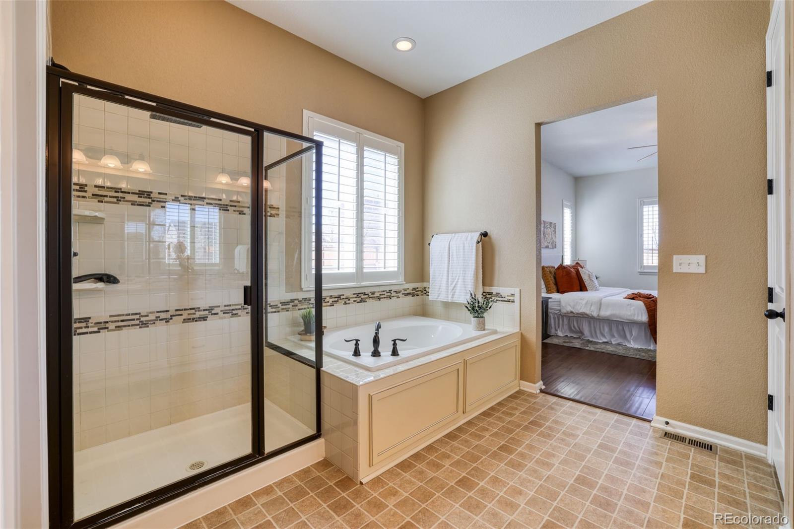 MLS Image #19 for 97 n jackson gap way,aurora, Colorado