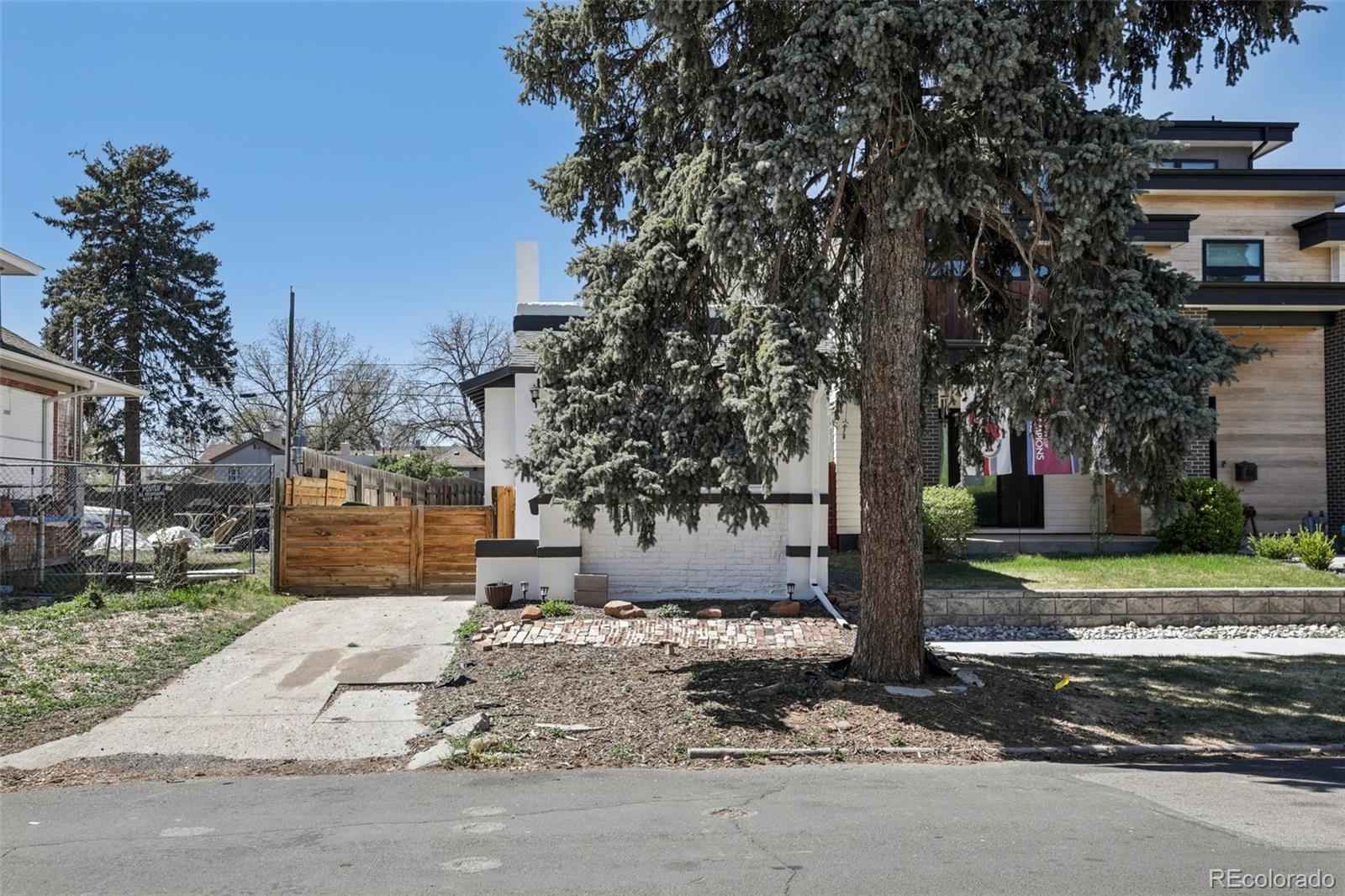 MLS Image #2 for 2715 n cook street,denver, Colorado
