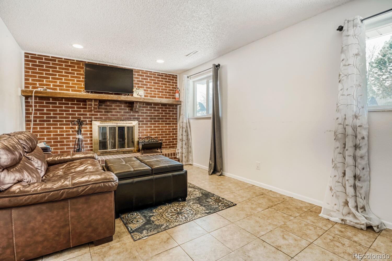 MLS Image #2 for 2520 s fairplay way,aurora, Colorado