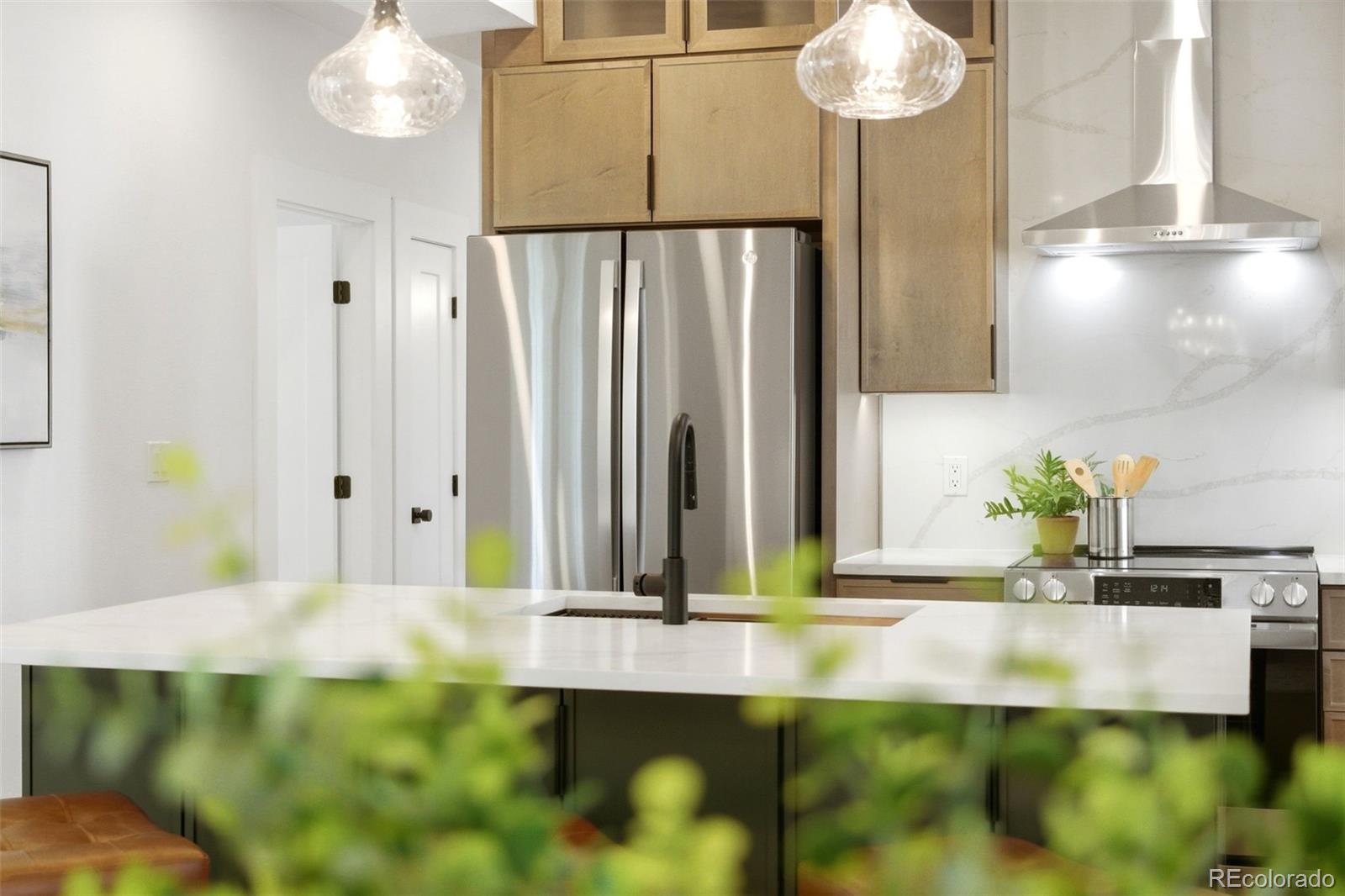 MLS Image #15 for 625  cook street,denver, Colorado