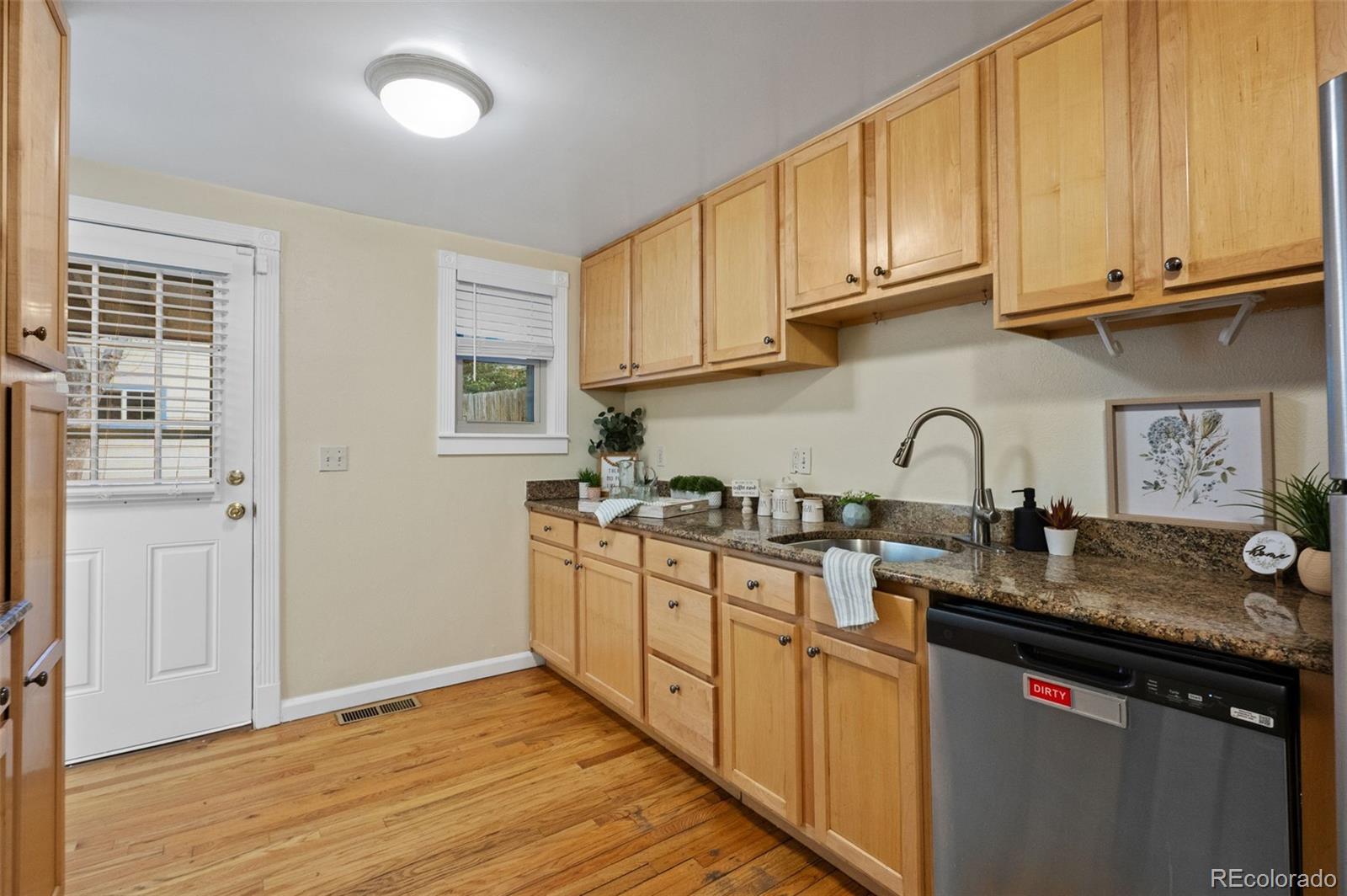 MLS Image #10 for 2226 n clarkson street,denver, Colorado
