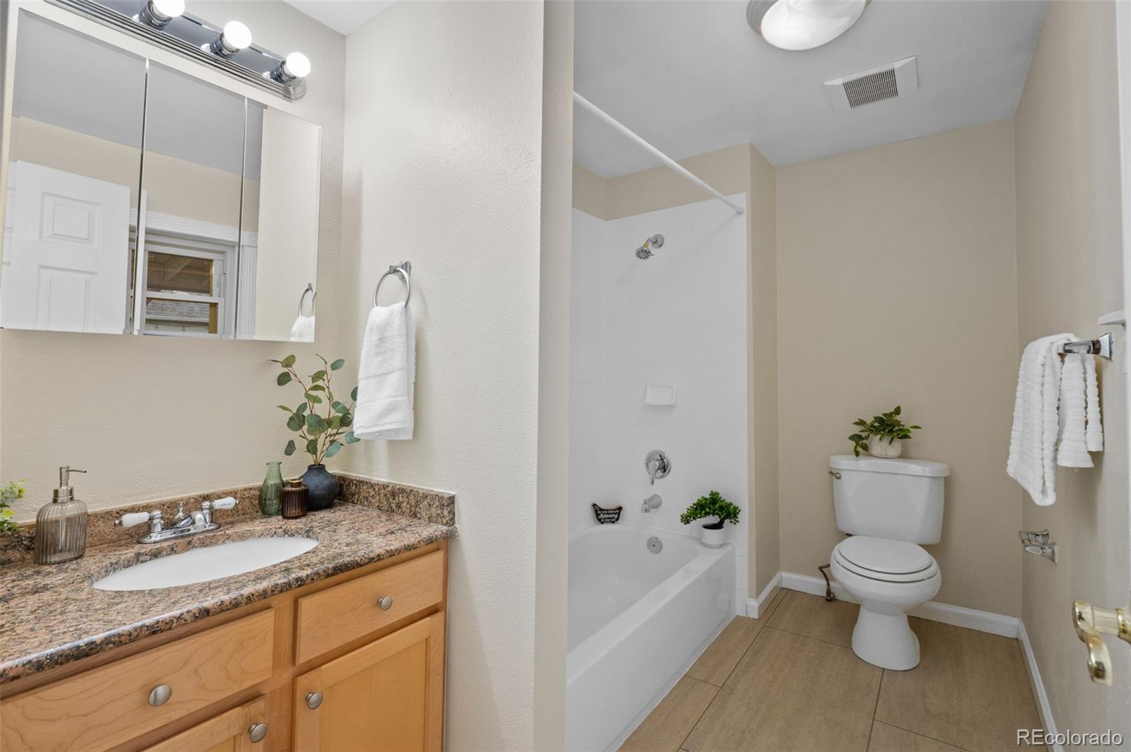 MLS Image #20 for 2226 n clarkson street,denver, Colorado