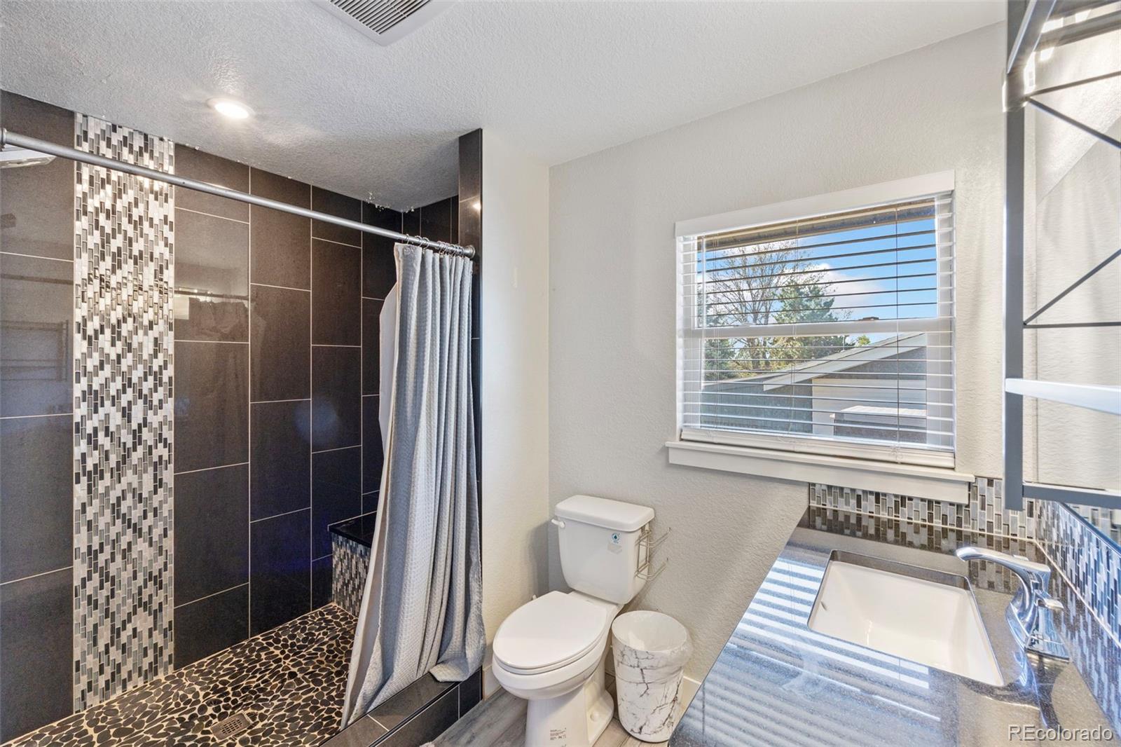 MLS Image #15 for 3290 s lowell boulevard,denver, Colorado