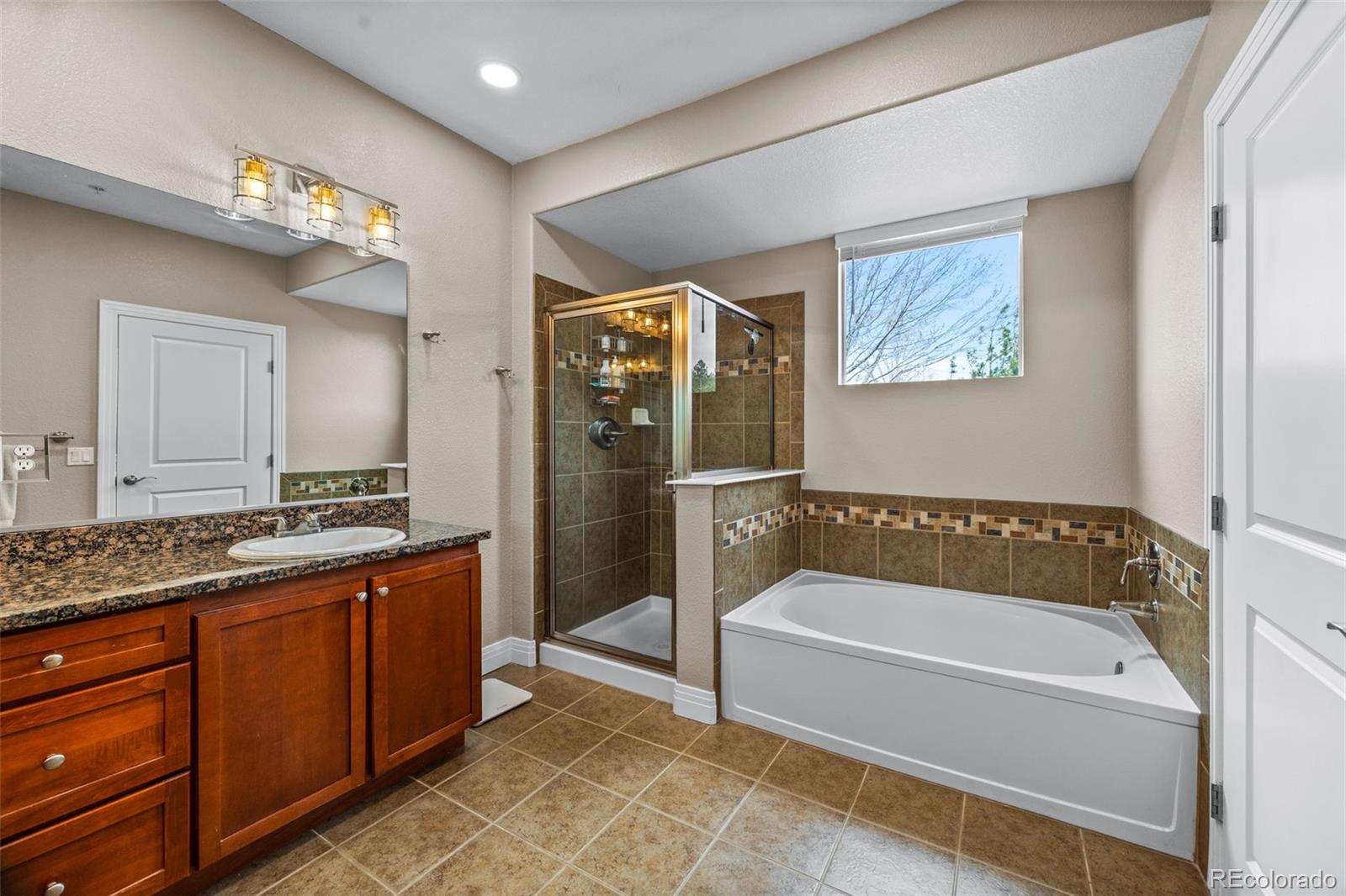 MLS Image #6 for 9079 e panorama circle 312,englewood, Colorado
