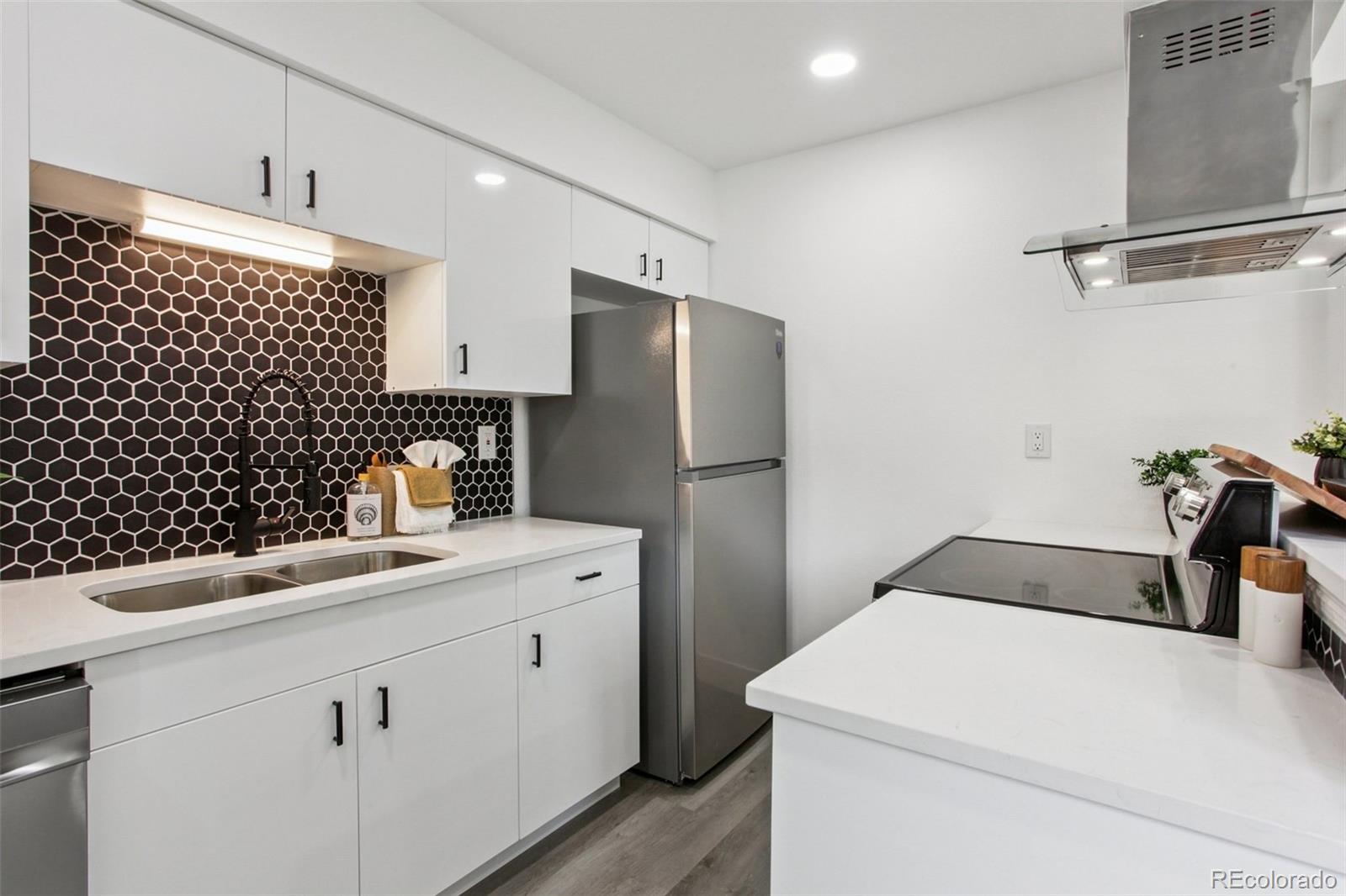MLS Image #11 for 9105 e lehigh avenue 77,denver, Colorado