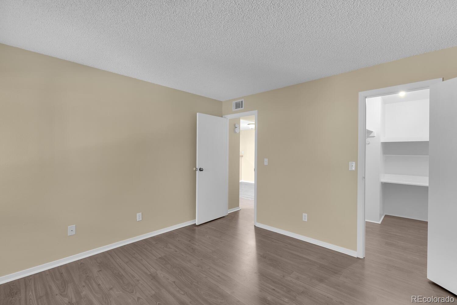 MLS Image #14 for 908 s walden way,aurora, Colorado