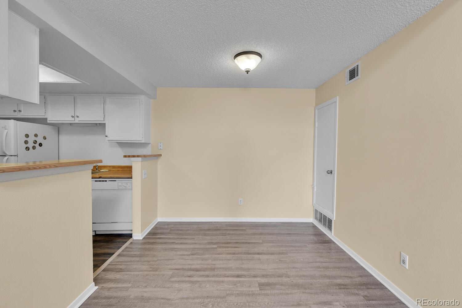 MLS Image #5 for 908 s walden way,aurora, Colorado