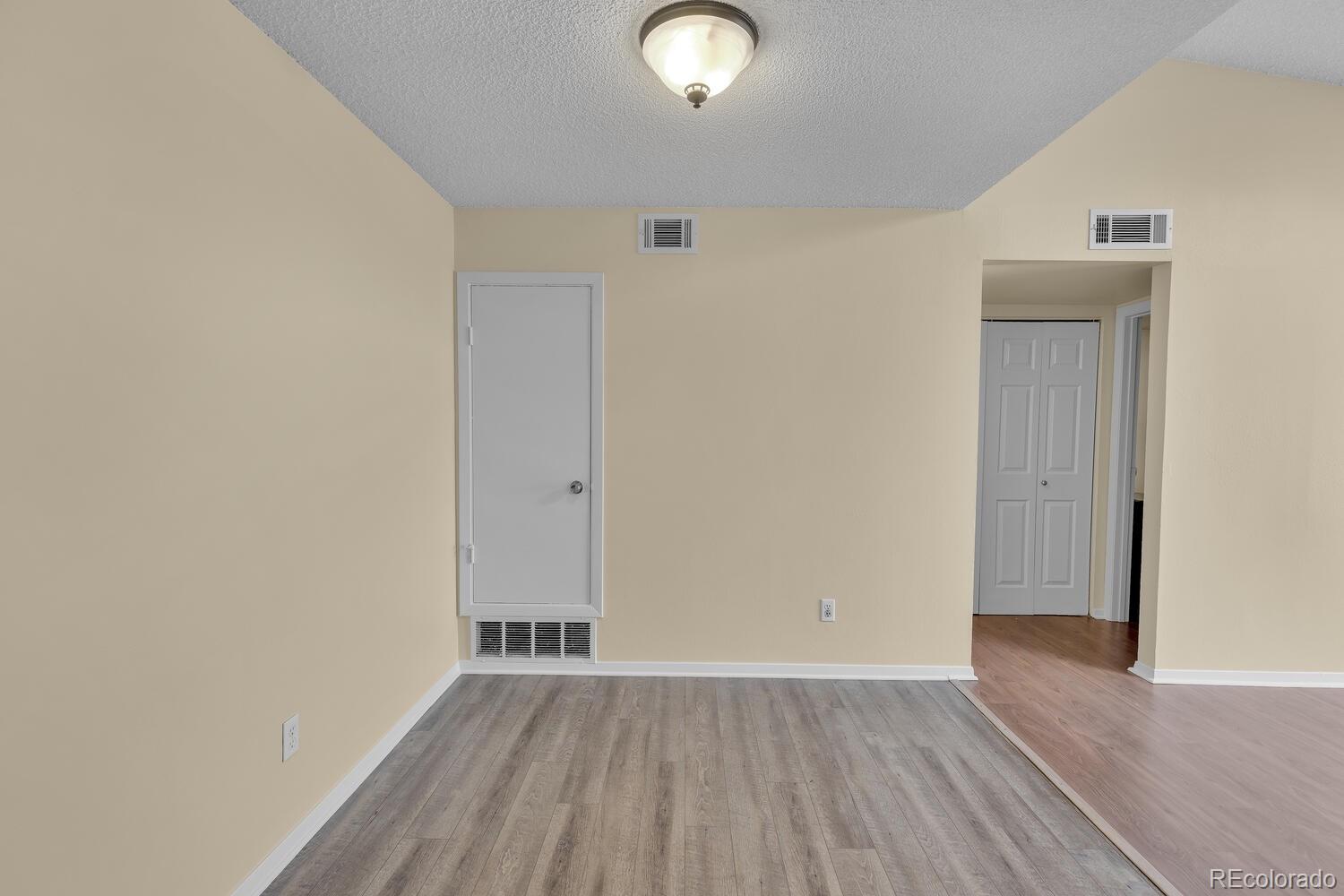 MLS Image #6 for 908 s walden way,aurora, Colorado