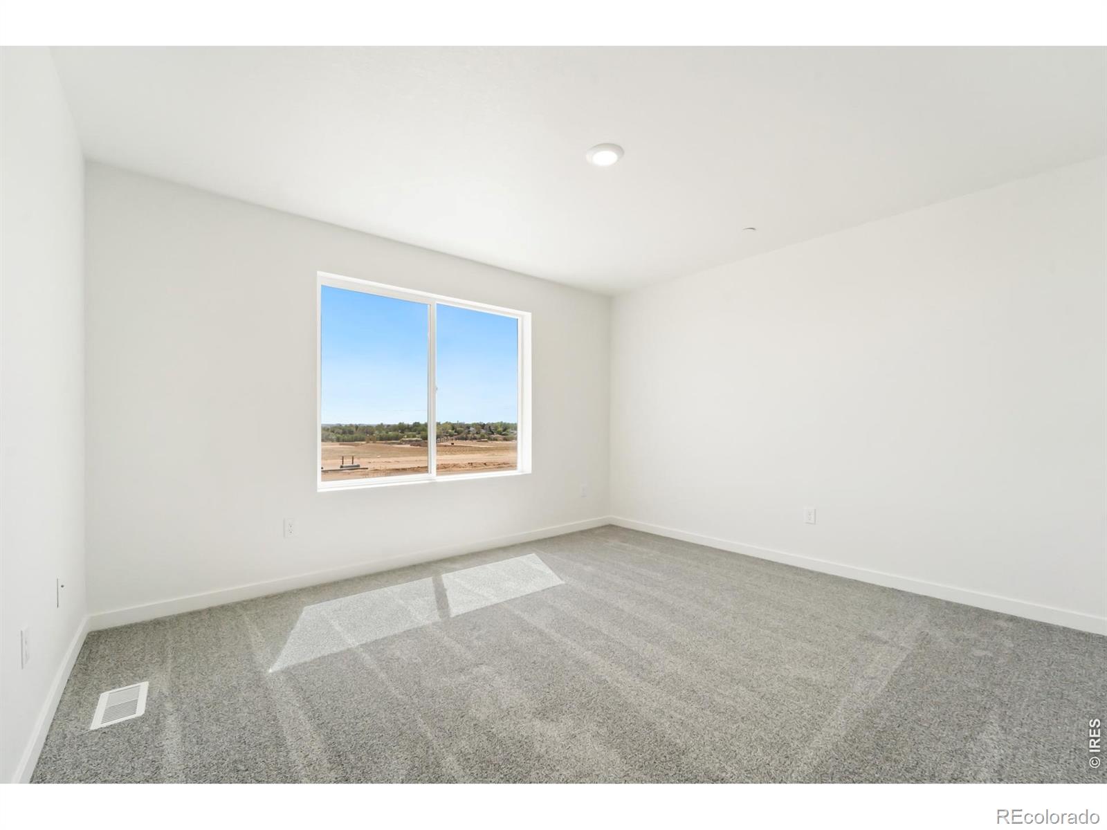 MLS Image #9 for 3852  pinnacles court,evans, Colorado
