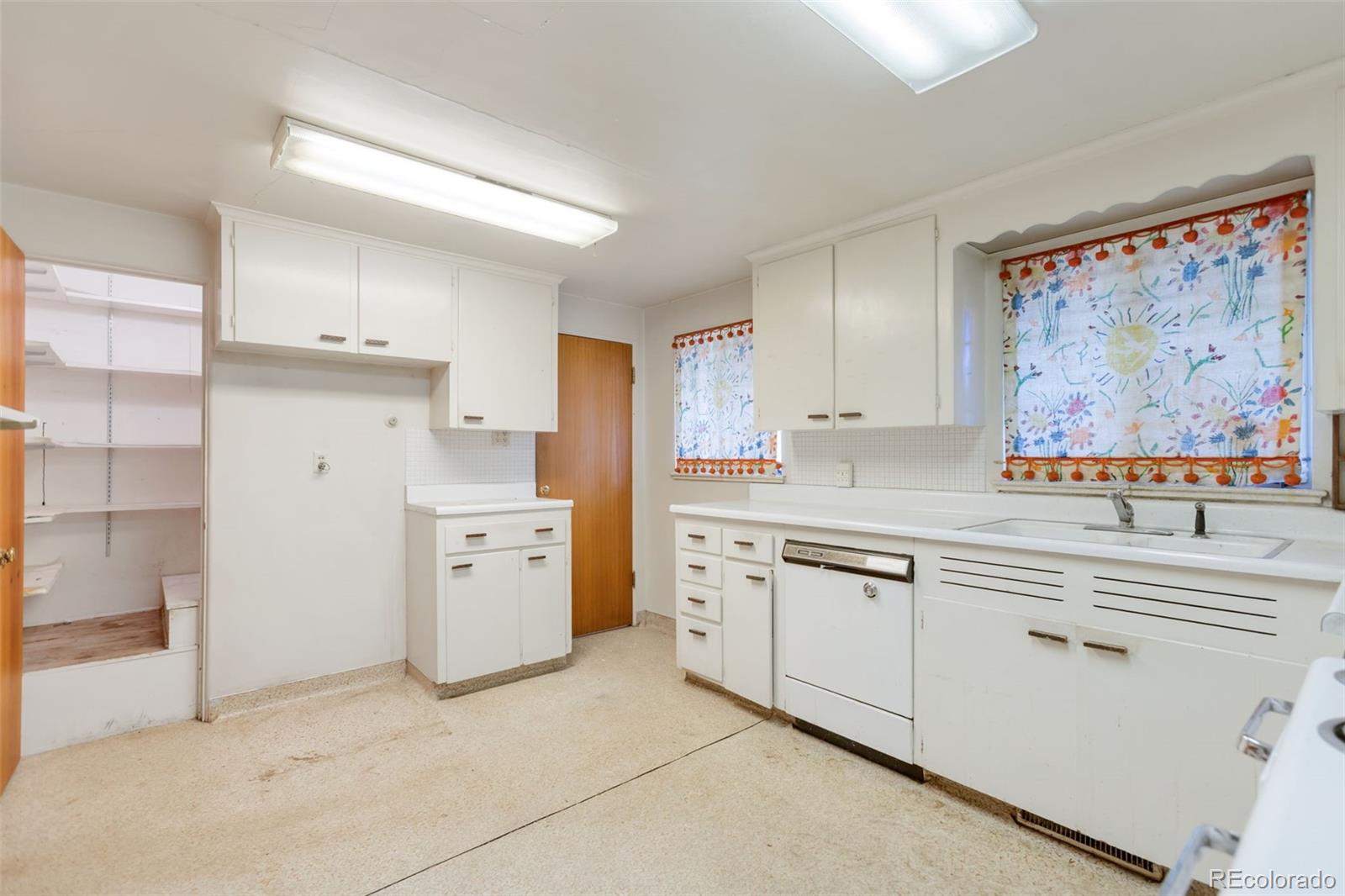 MLS Image #8 for 6805 e jewell avenue,denver, Colorado