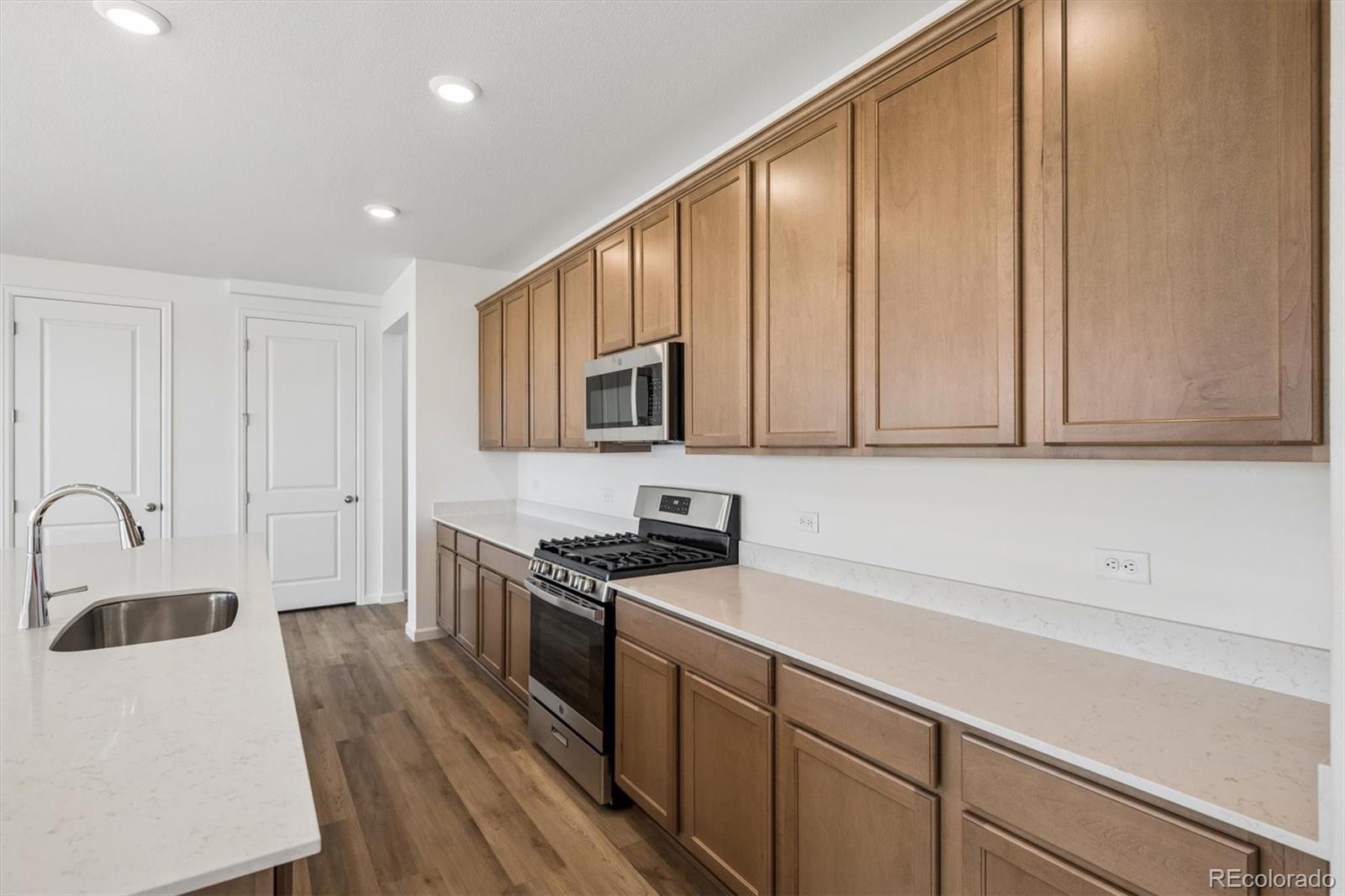 MLS Image #5 for 45944  wood thrush avenue,bennett, Colorado