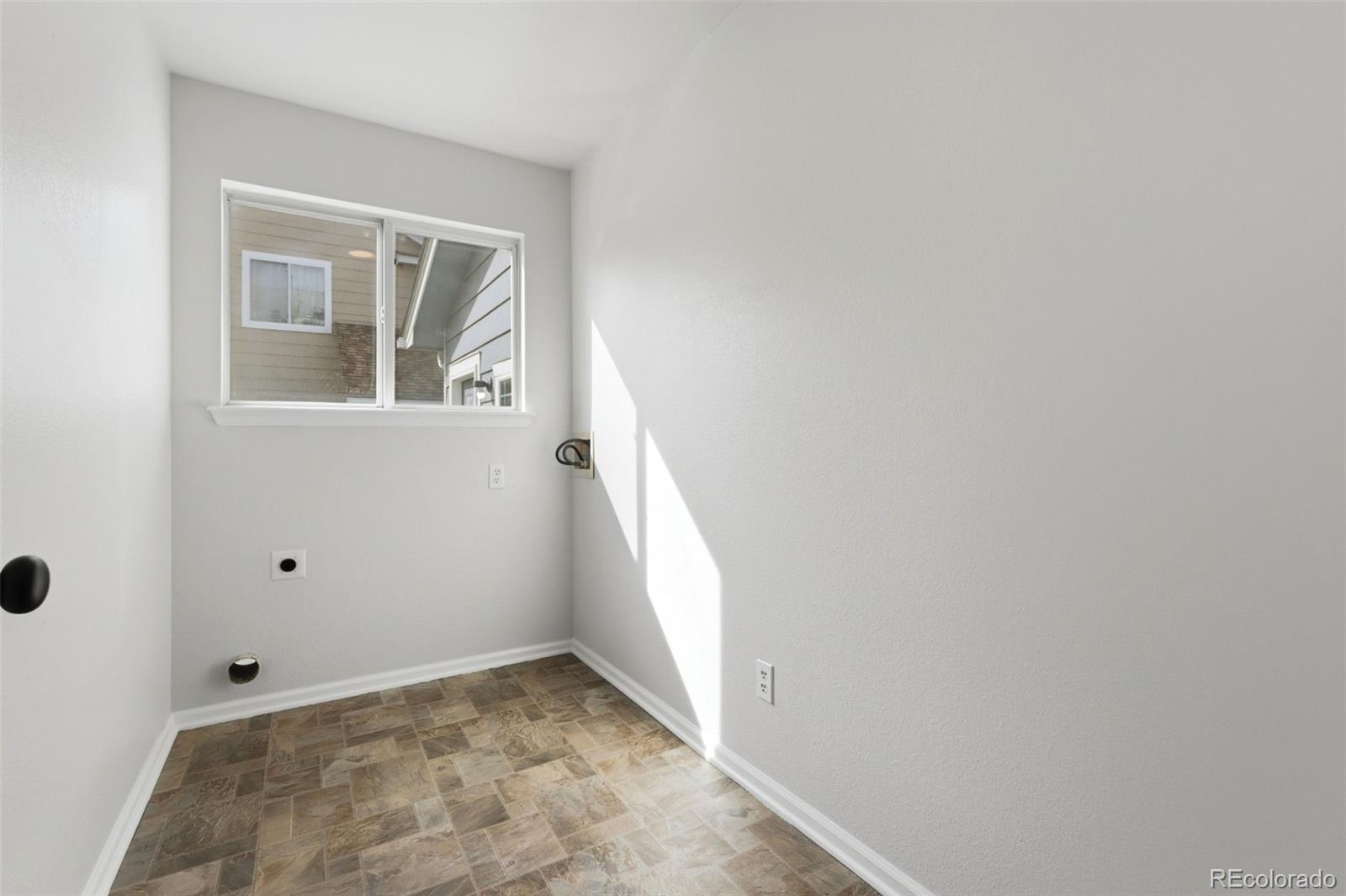 MLS Image #28 for 2164 s waco street,aurora, Colorado