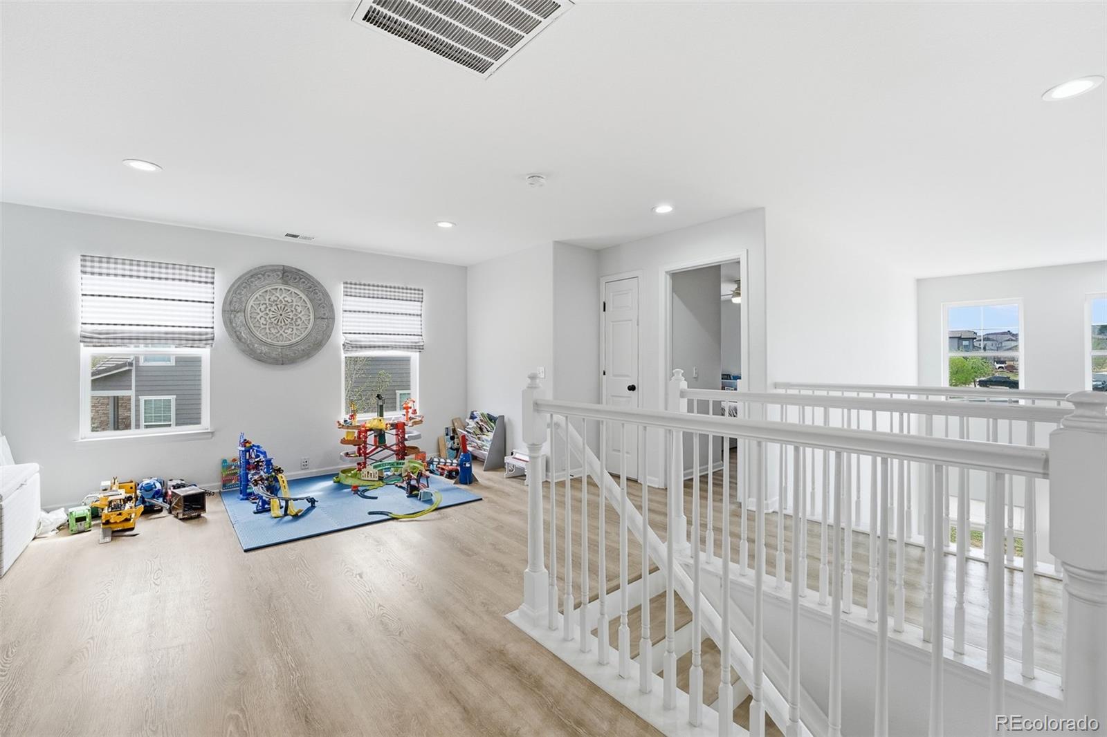 MLS Image #29 for 2662  gray wolf loop,broomfield, Colorado