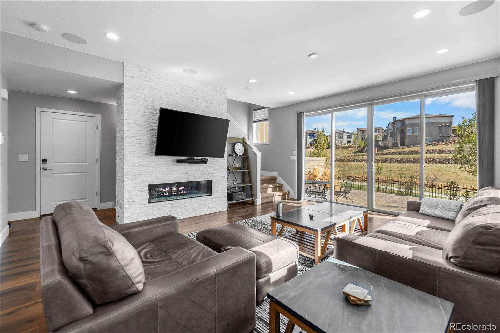 MLS Image #4 for 2592 s norse court,lakewood, Colorado