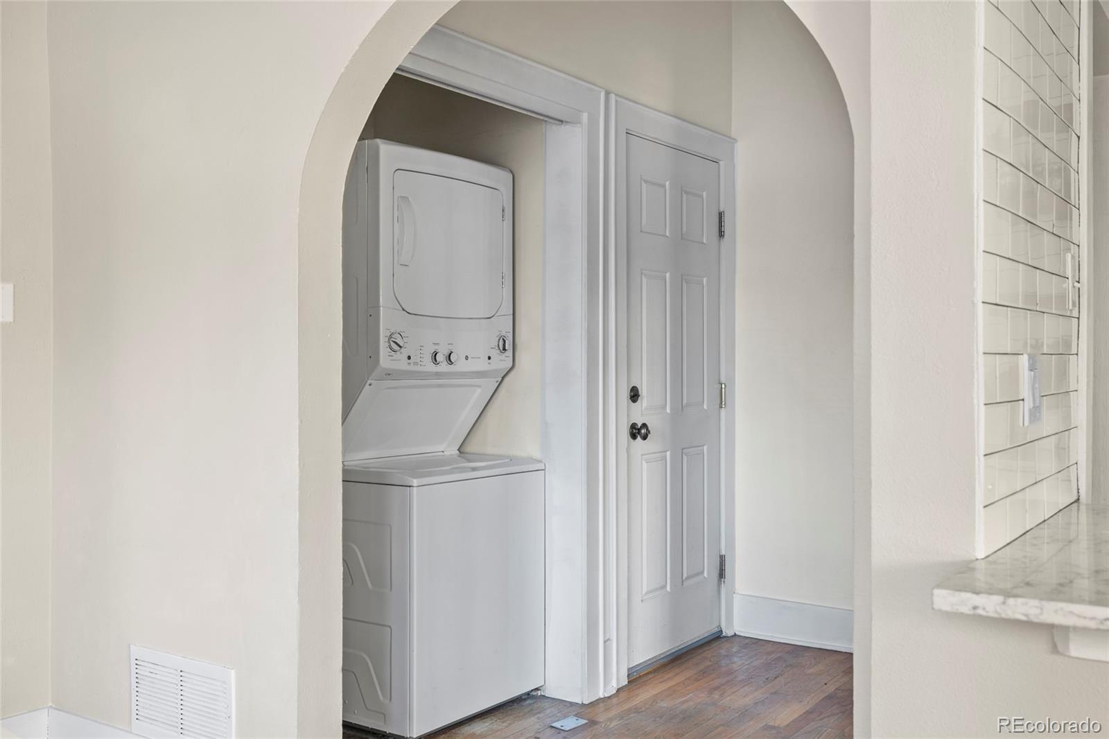 MLS Image #7 for 1640 n downing street,denver, Colorado