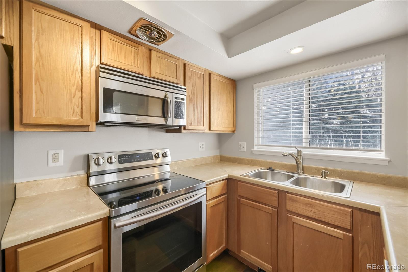 MLS Image #11 for 9830 w chenango avenue,littleton, Colorado