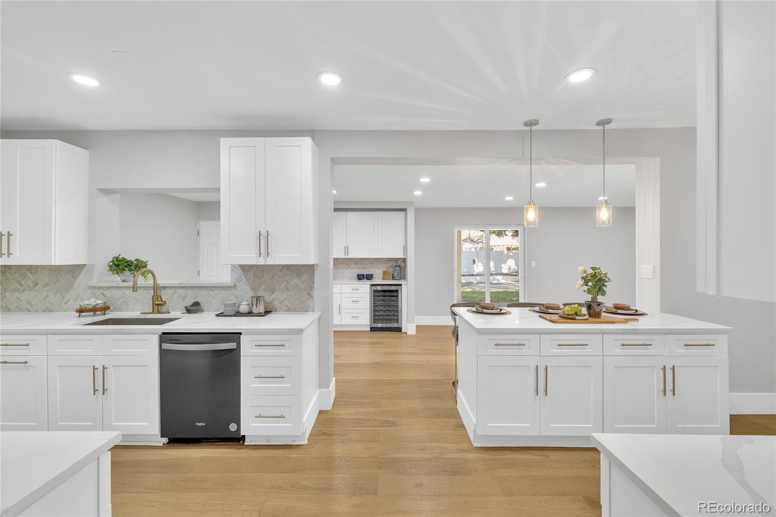 MLS Image #11 for 2930  monaco st pkwy,denver, Colorado