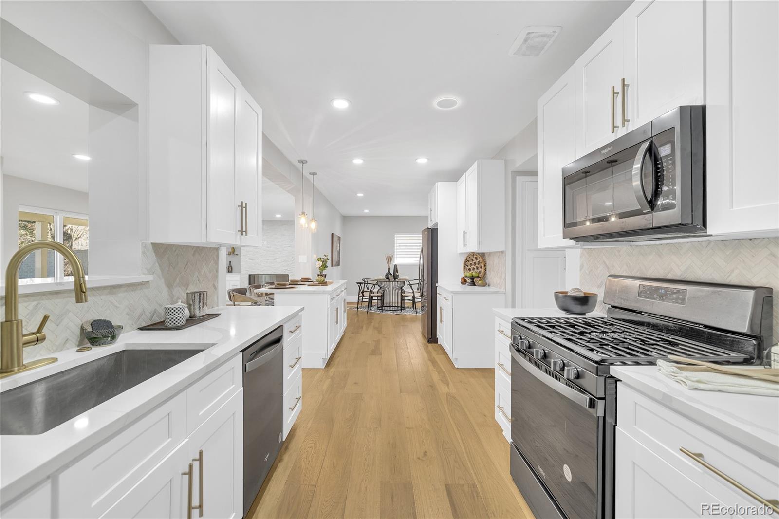 MLS Image #13 for 2930  monaco st pkwy,denver, Colorado