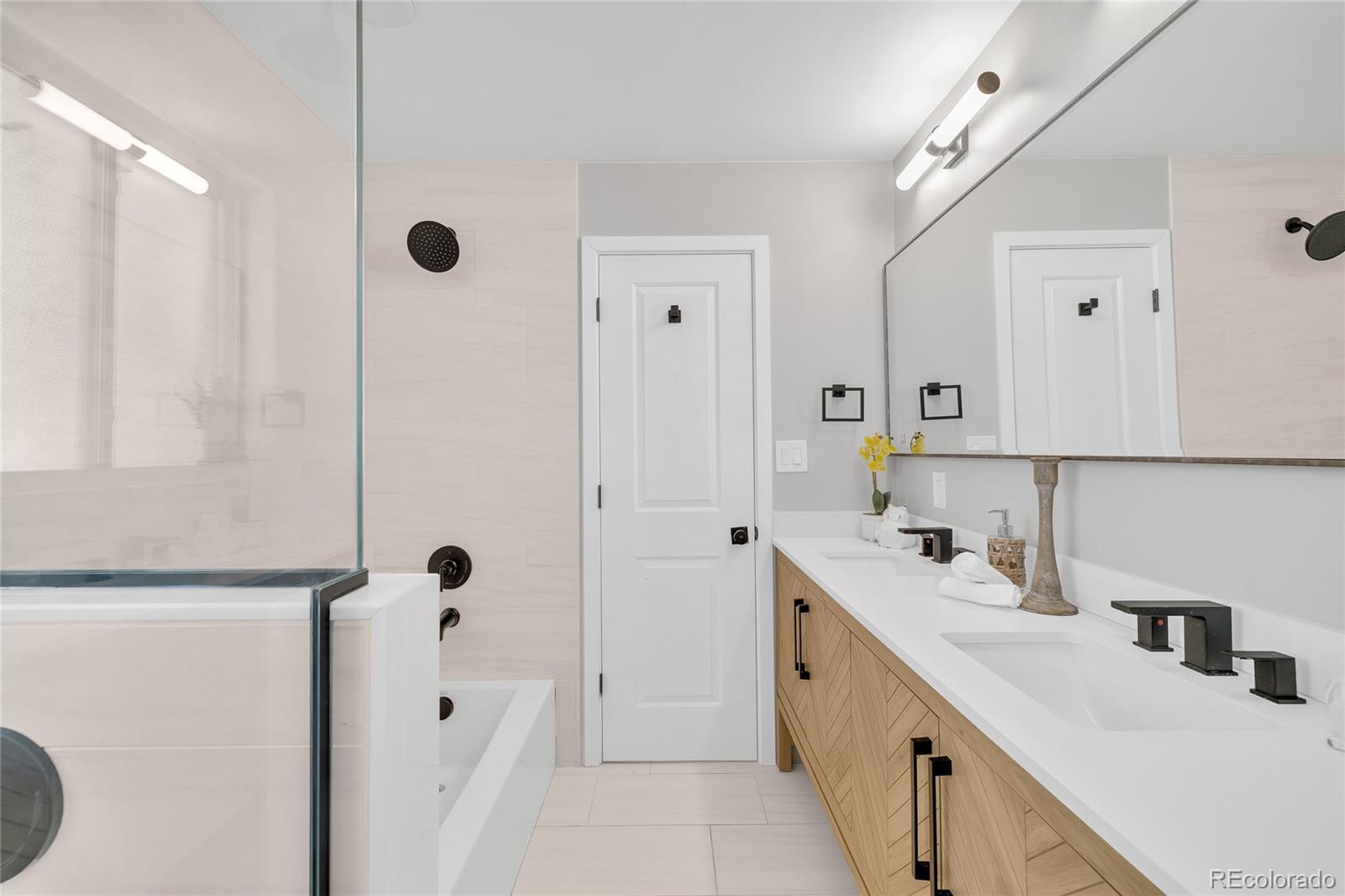 MLS Image #24 for 2930  monaco st pkwy,denver, Colorado