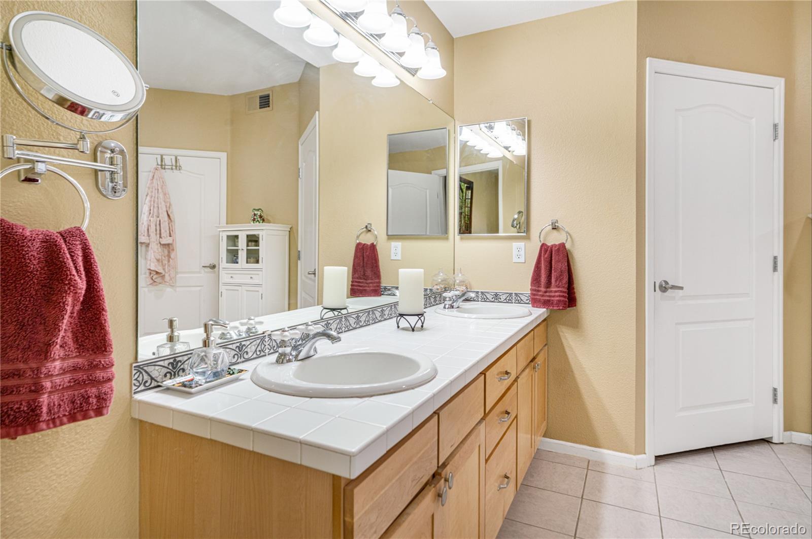 MLS Image #19 for 1655 n humboldt street,denver, Colorado